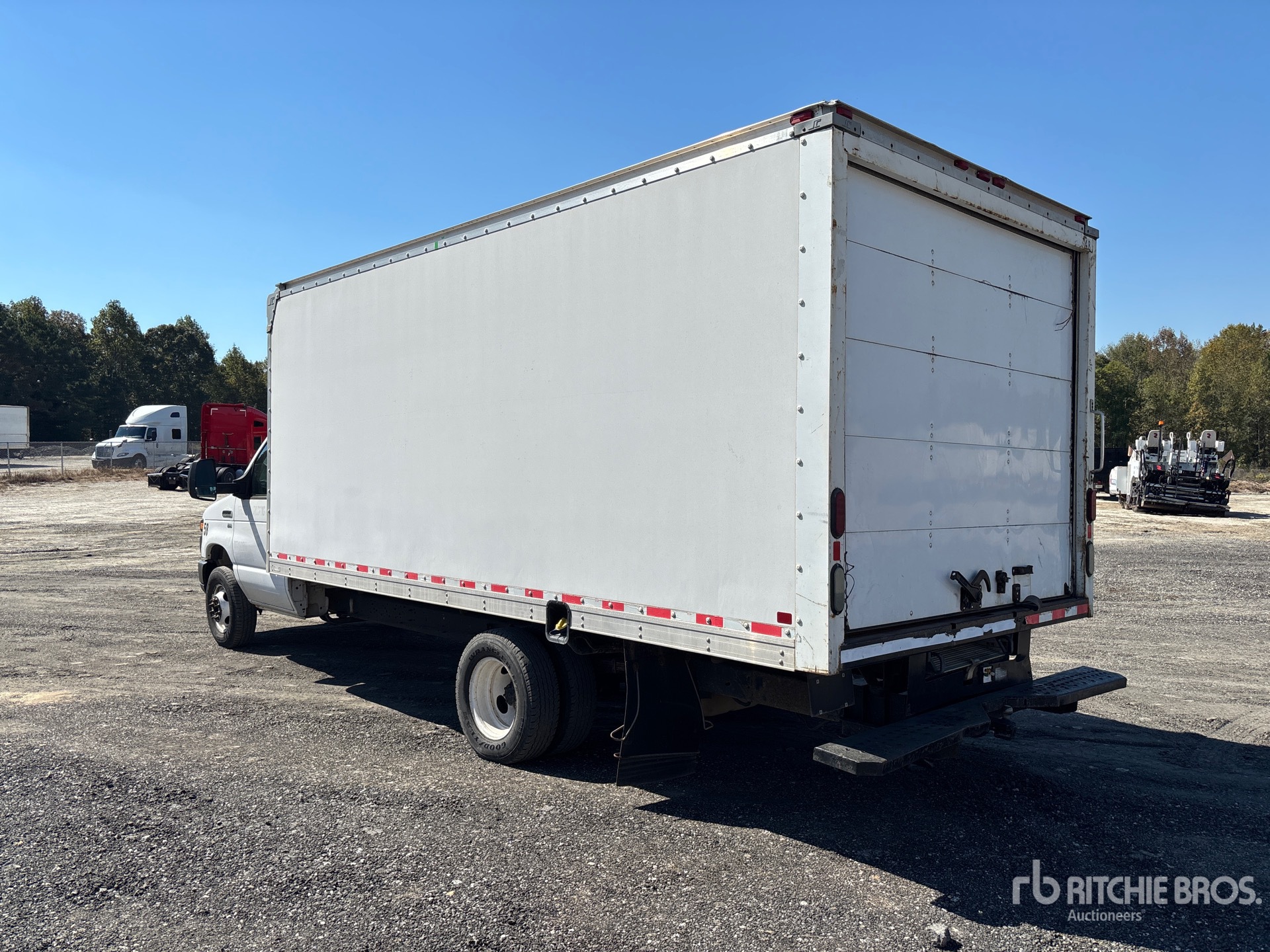 2015 Ford E-350