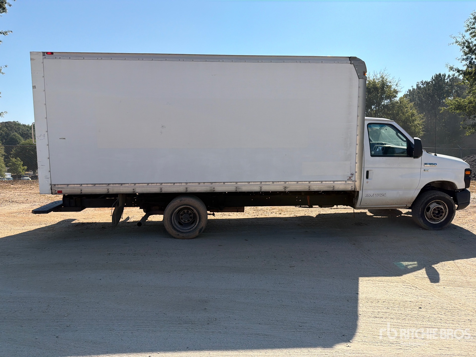 2016 Ford E-350