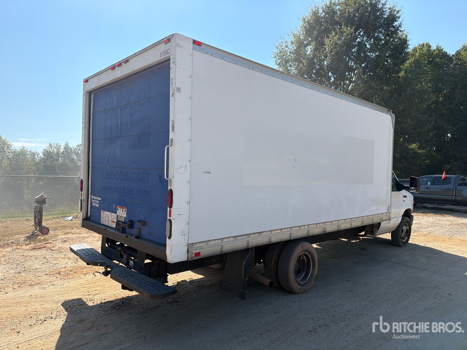 2016 Ford E-350