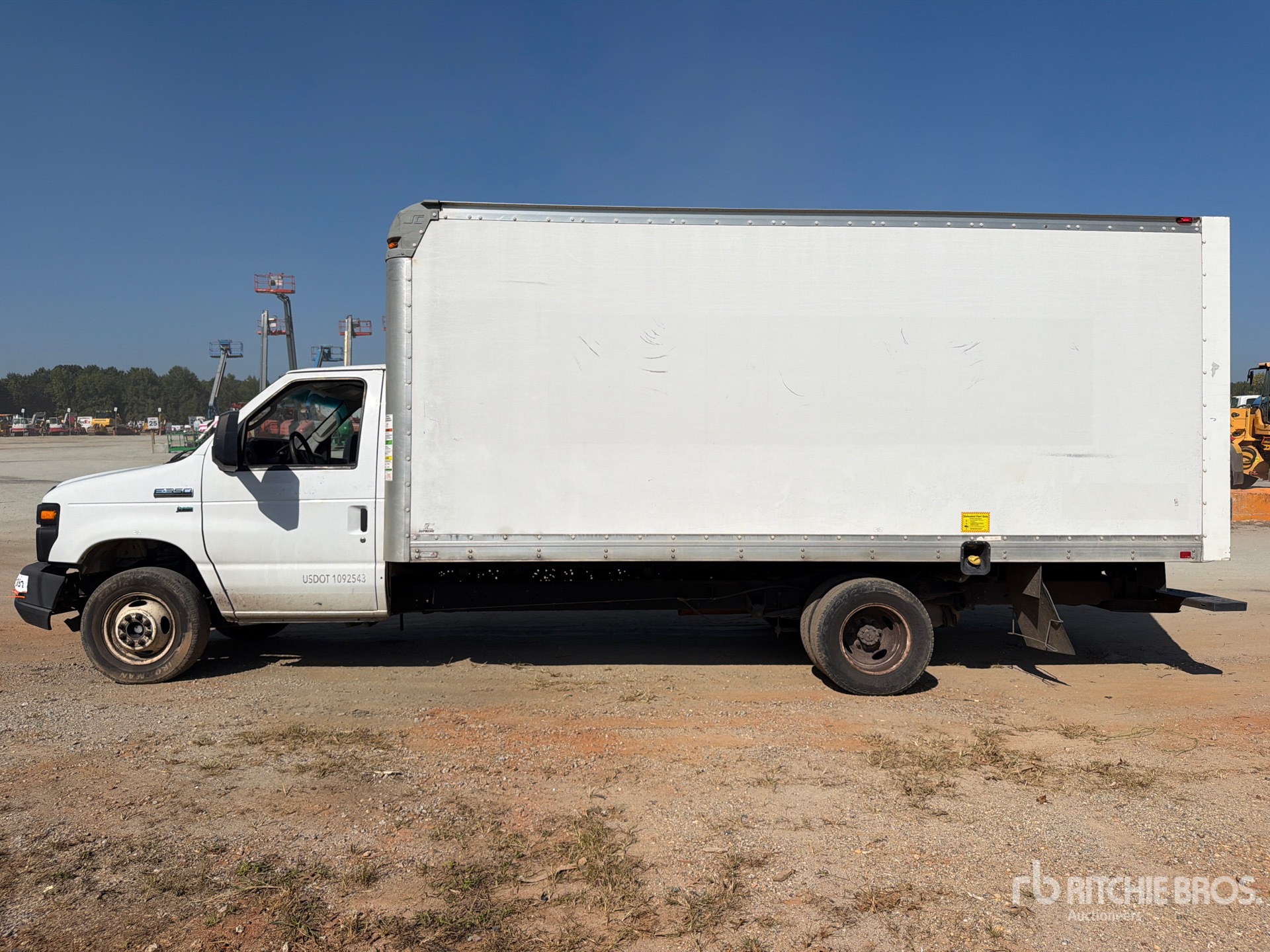 2016 Ford E-350