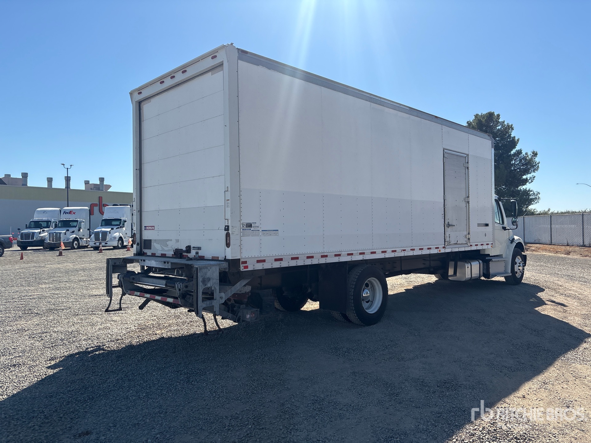 2019 Freightliner M2 106
