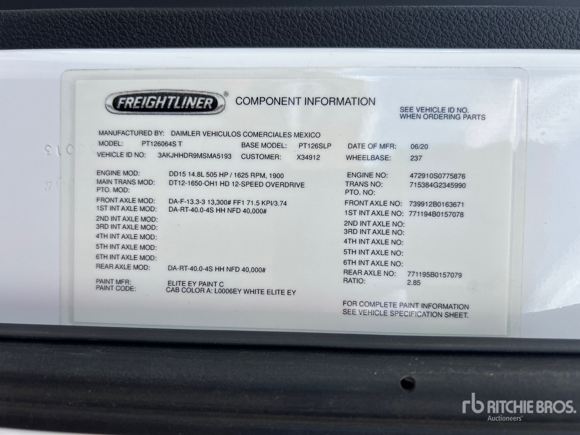 2021 Freightliner CASCADIA 126