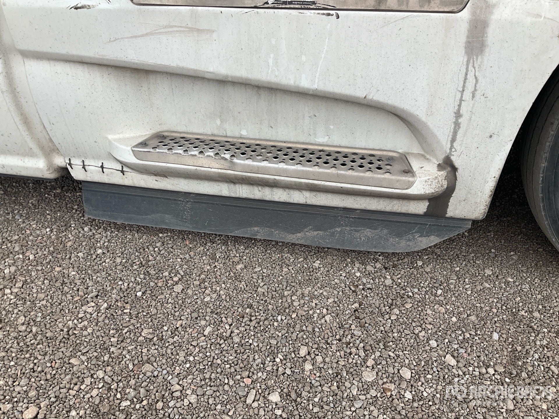 2023 International LT625