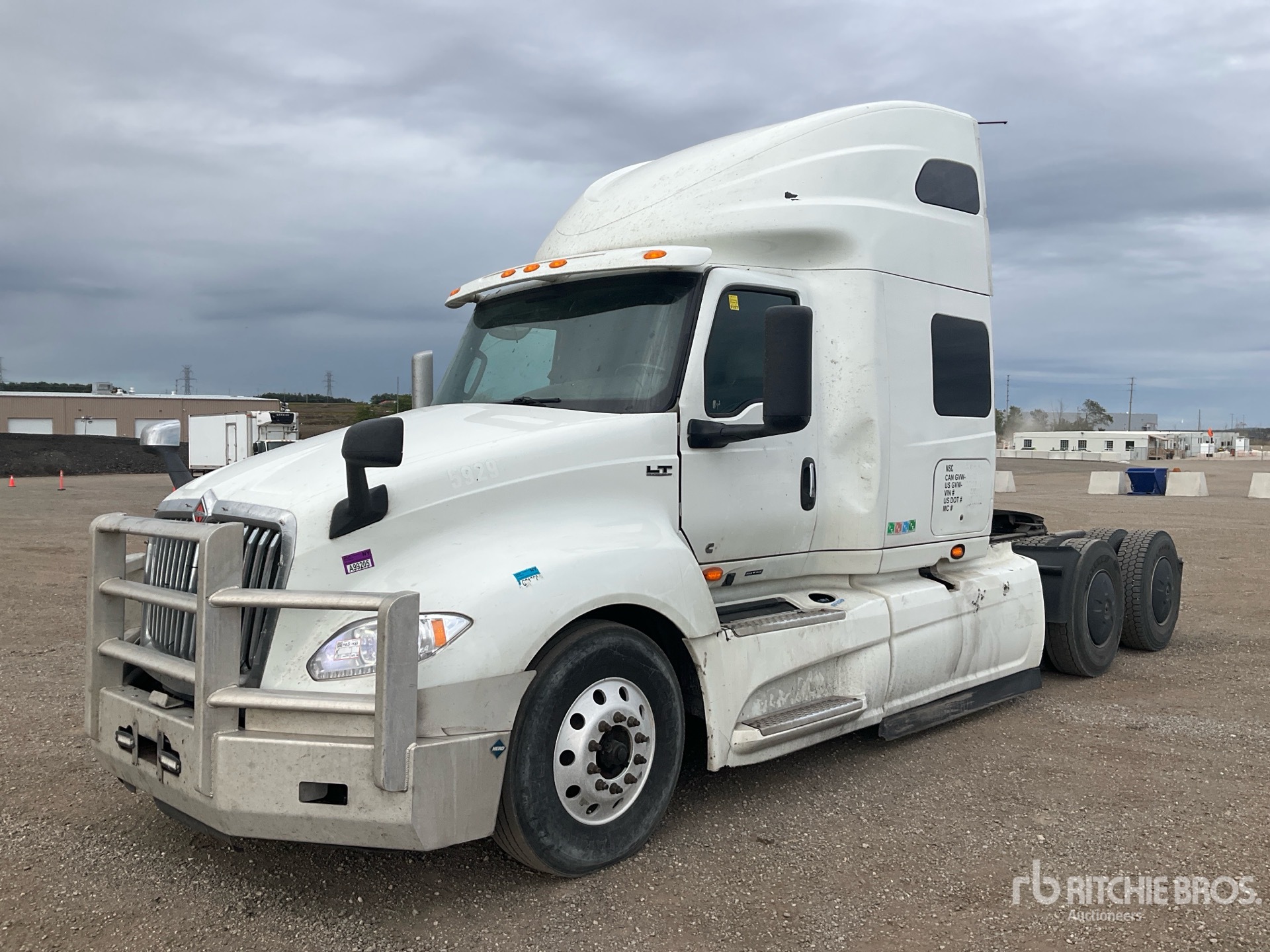 2023 International LT625