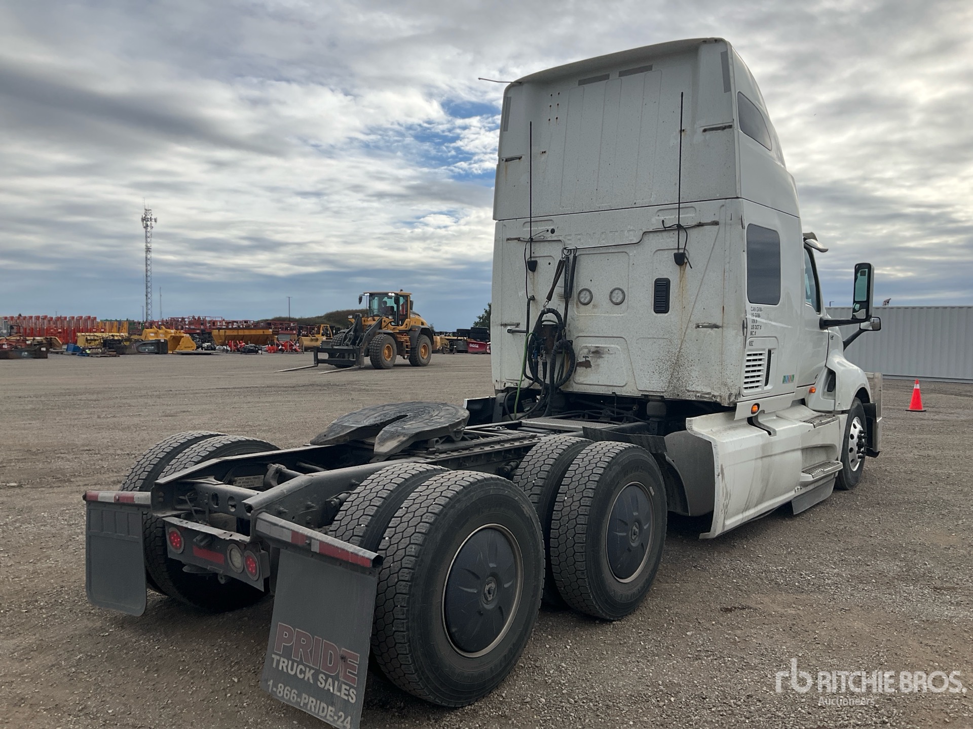 2023 International LT625