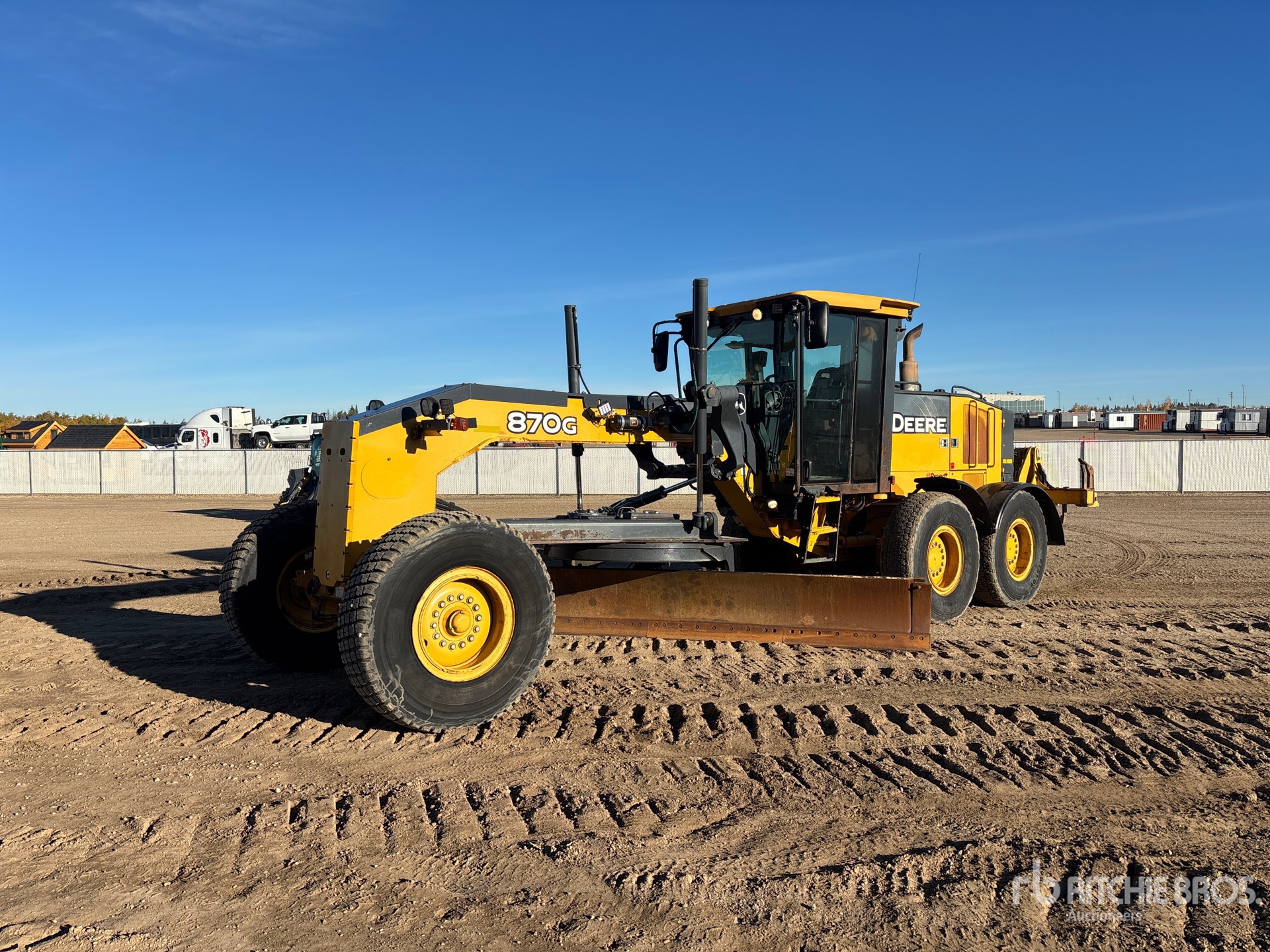 Photo of 2015 John Deere 870G