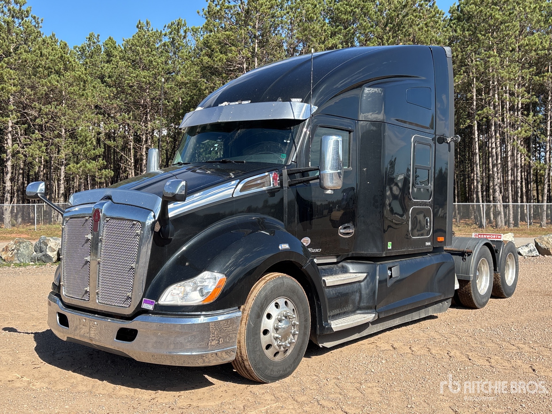 Photo of 2022 Kenworth T680