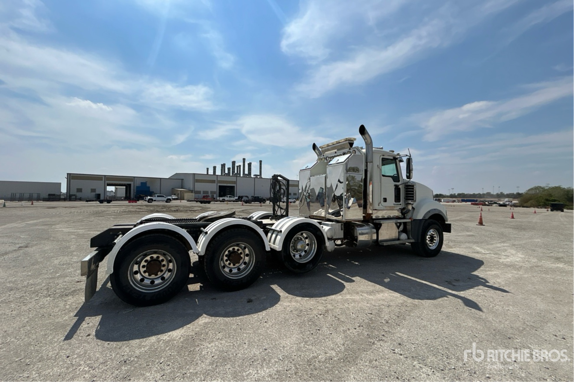 2013 Mack TD713