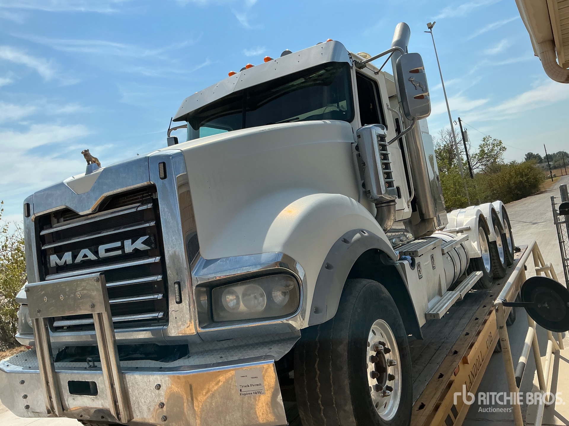 2013 Mack TD713