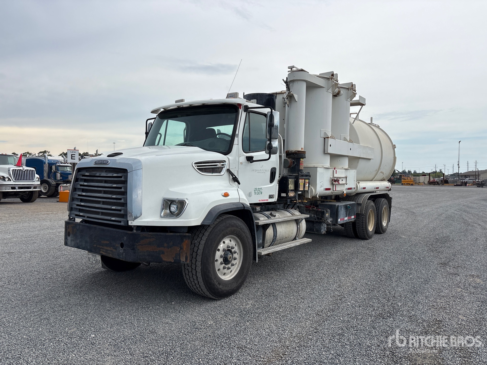2016 Freightliner 114SD