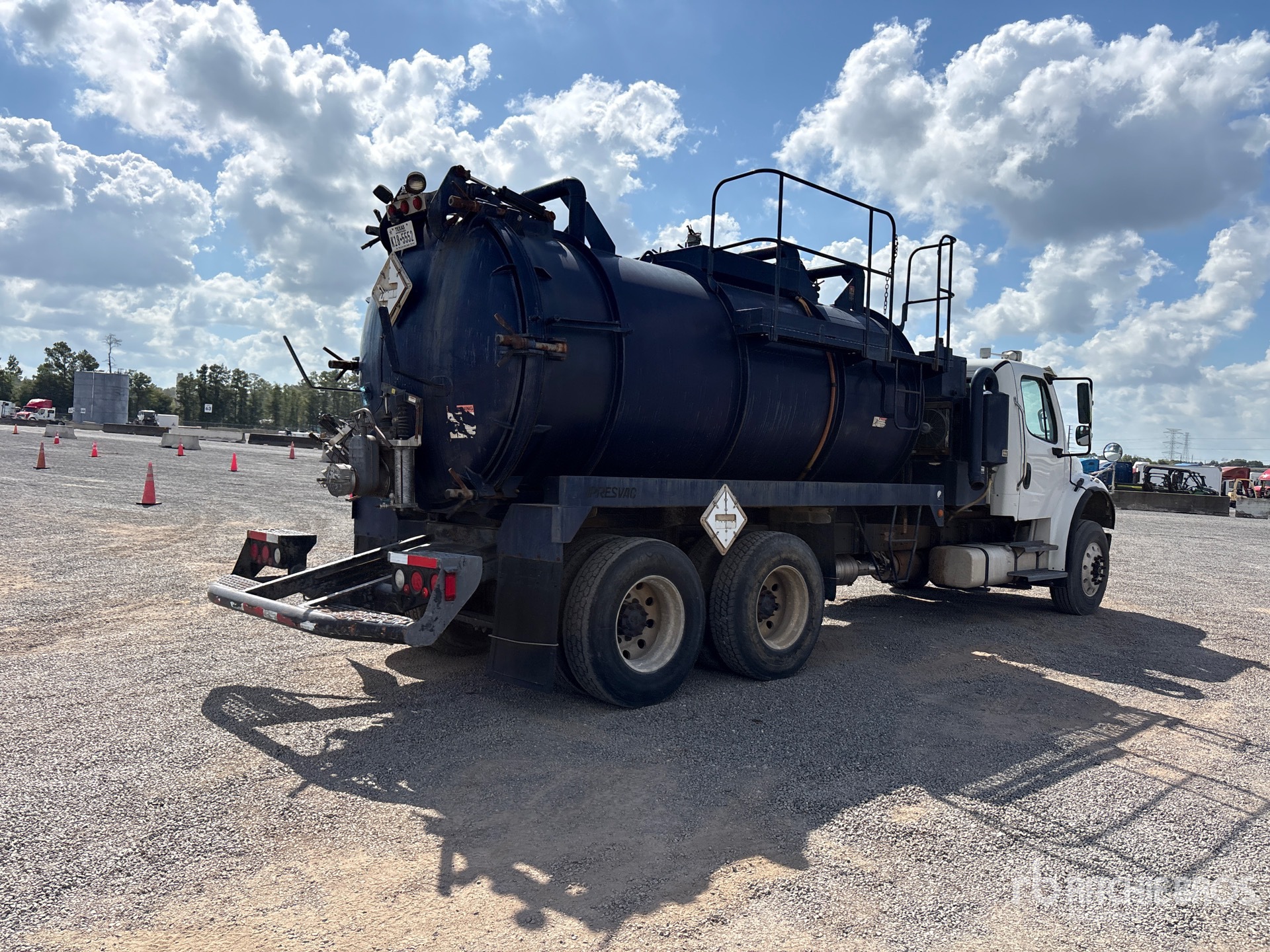 2014 Freightliner M2 106
