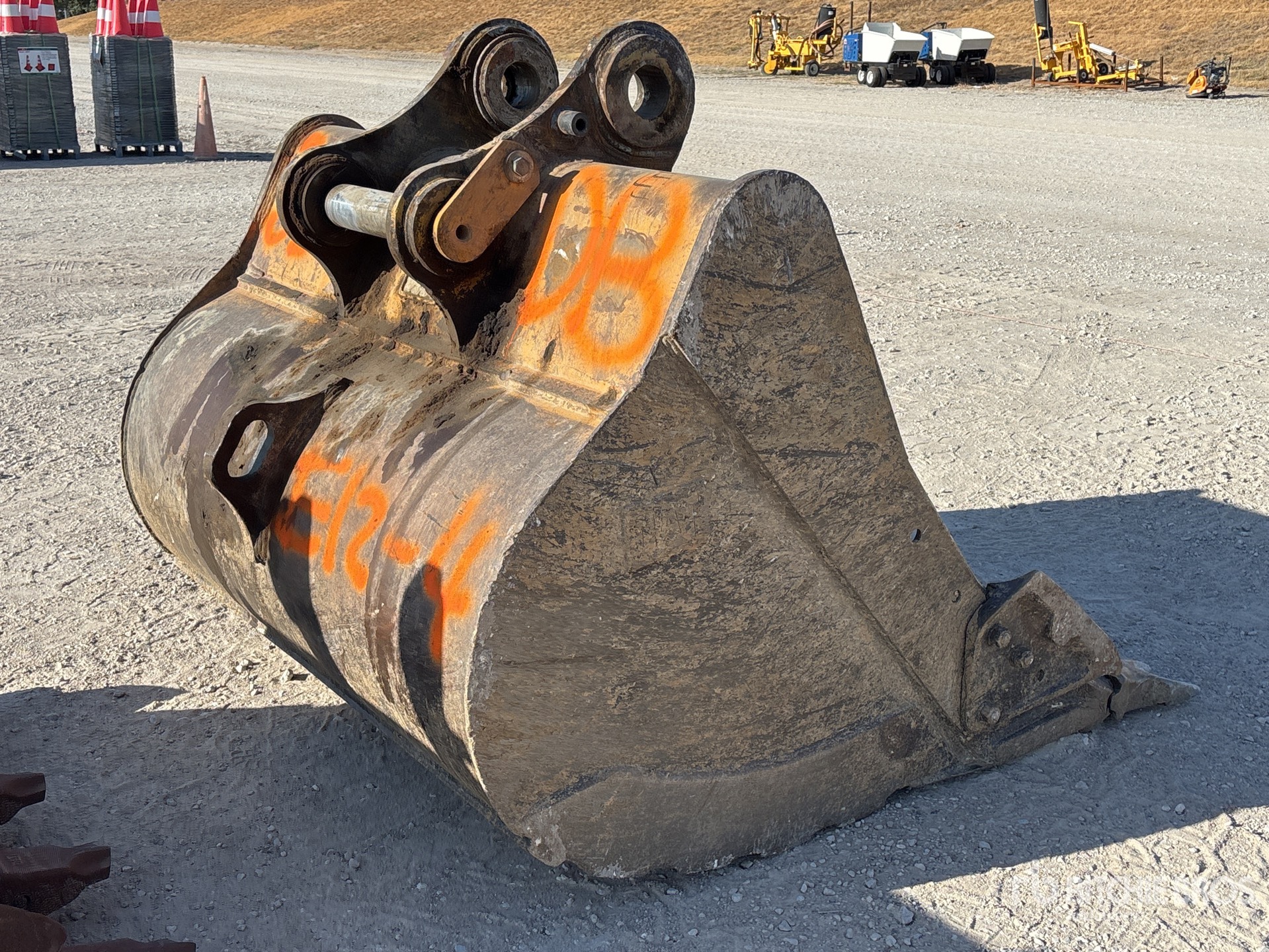 Caterpillar 72 IN DIGGING