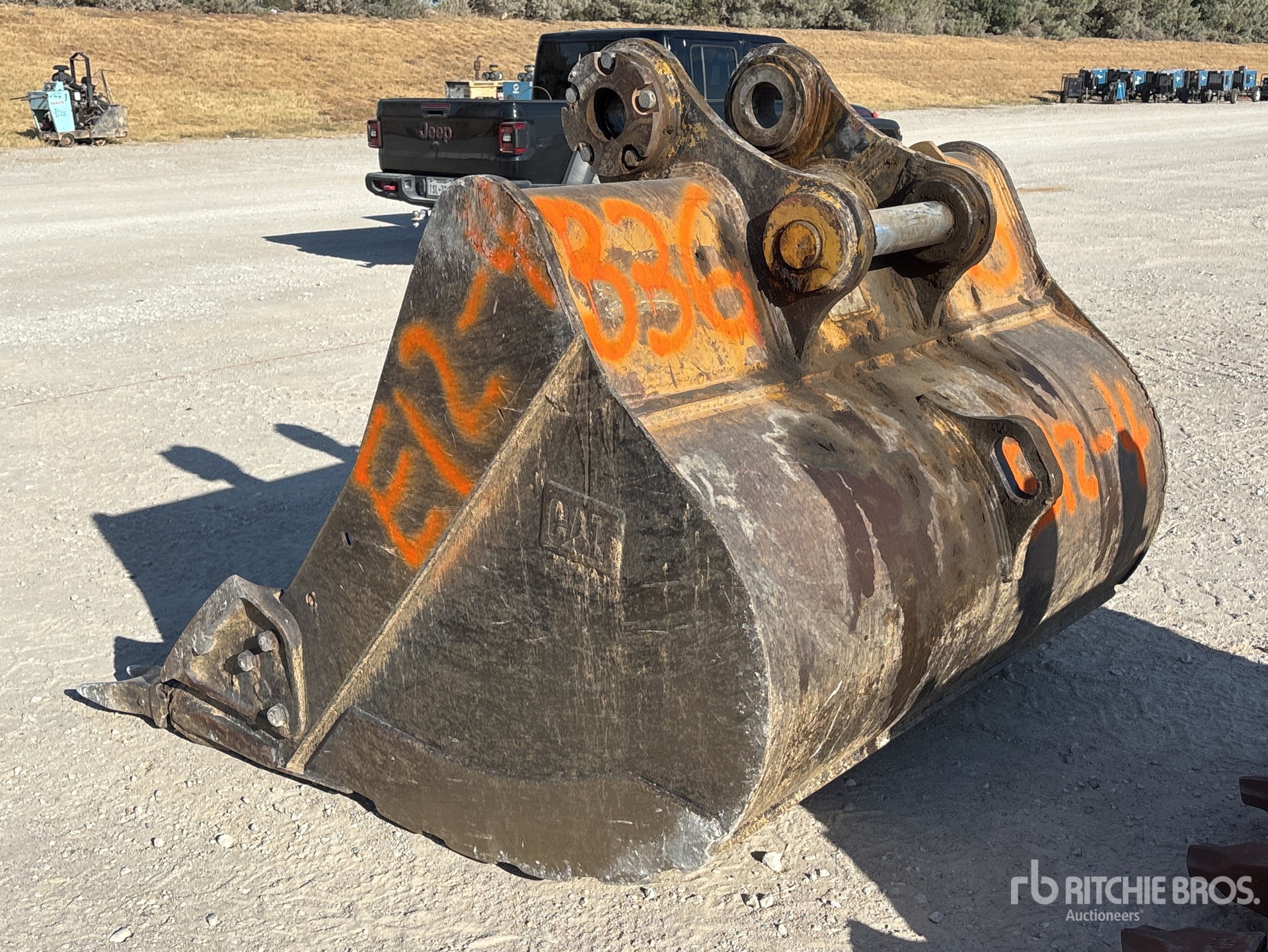 Caterpillar 72 IN DIGGING