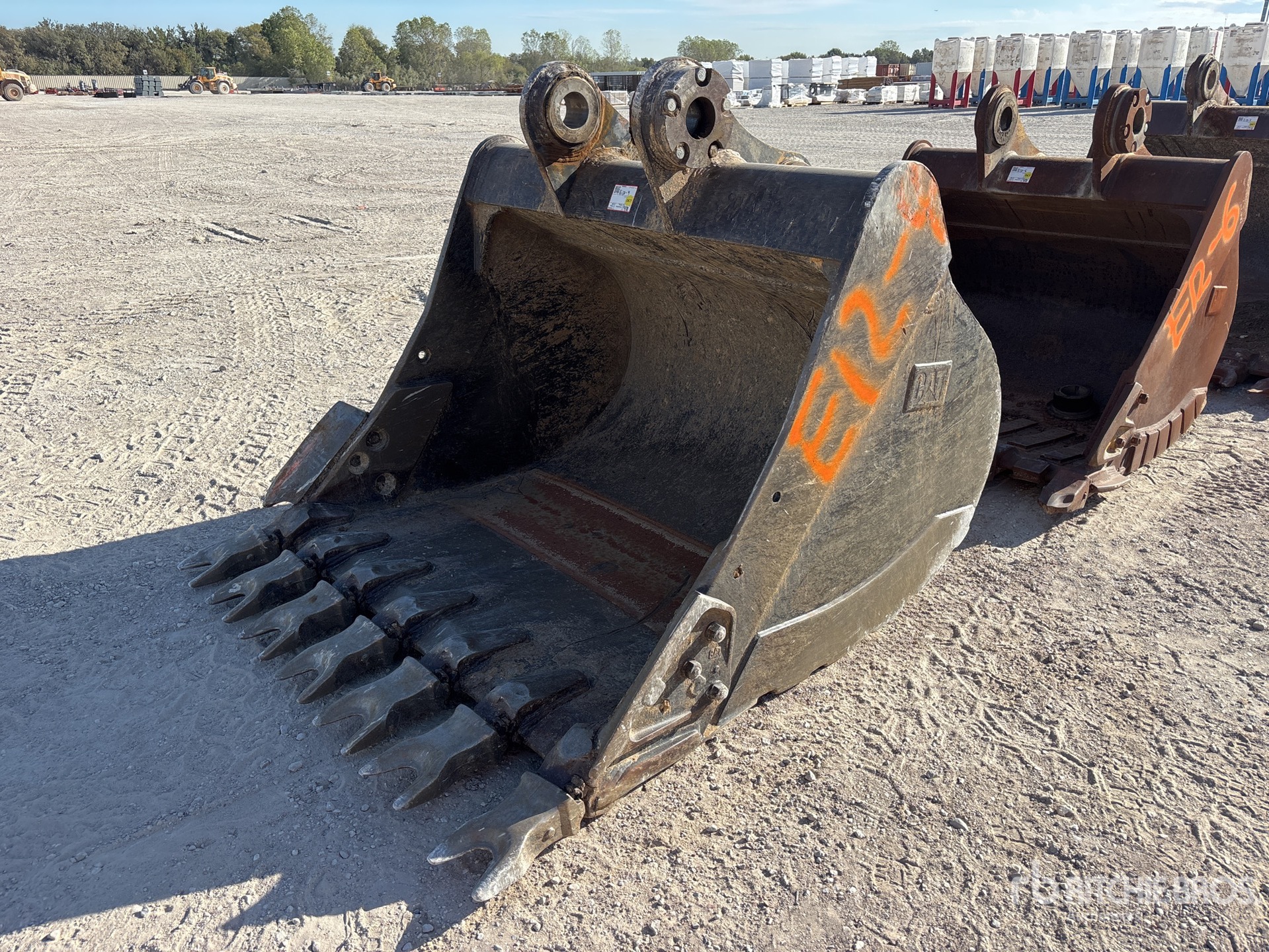 Photo of Caterpillar 72 in Digging