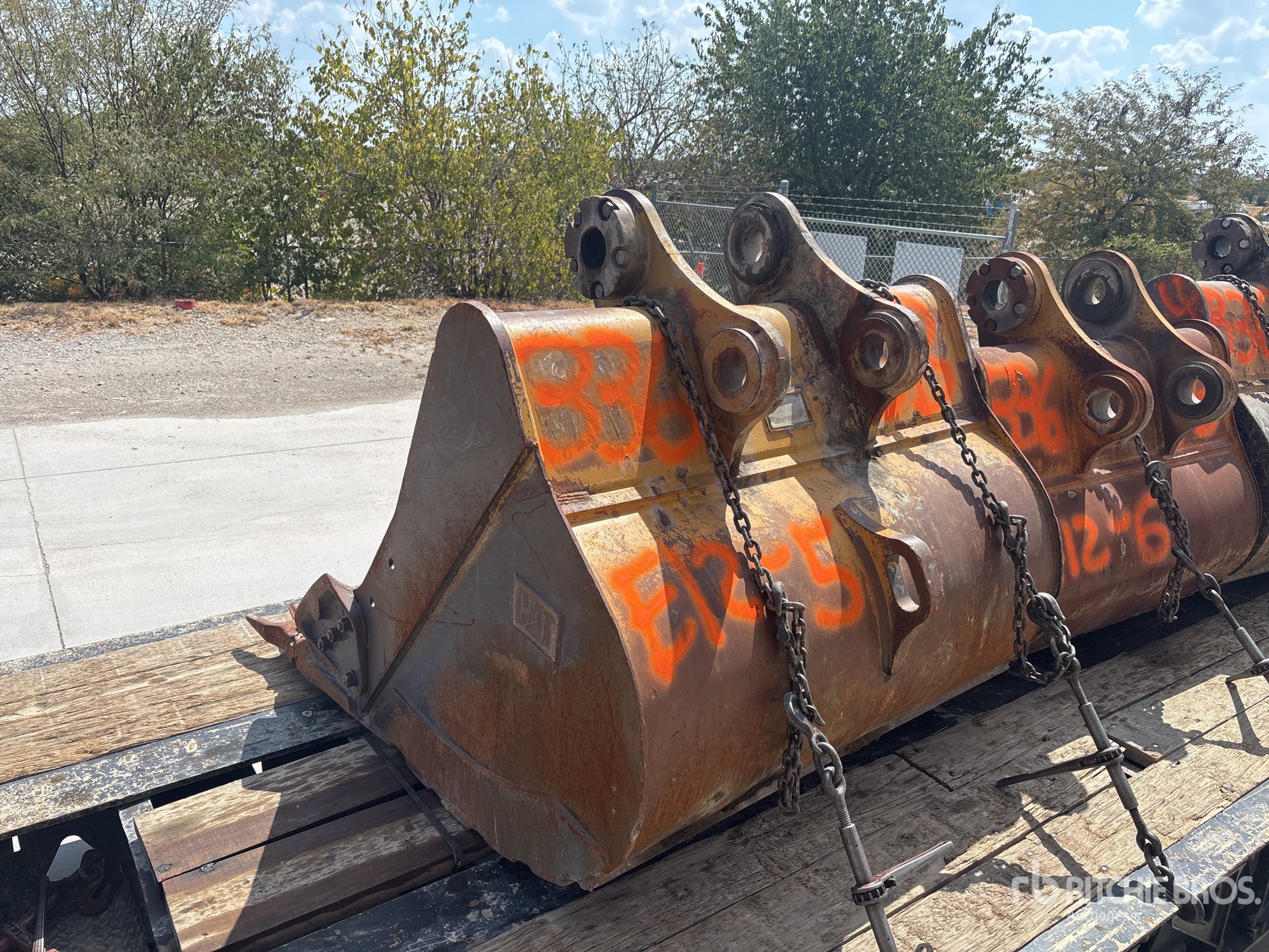  Caterpillar 66 inch