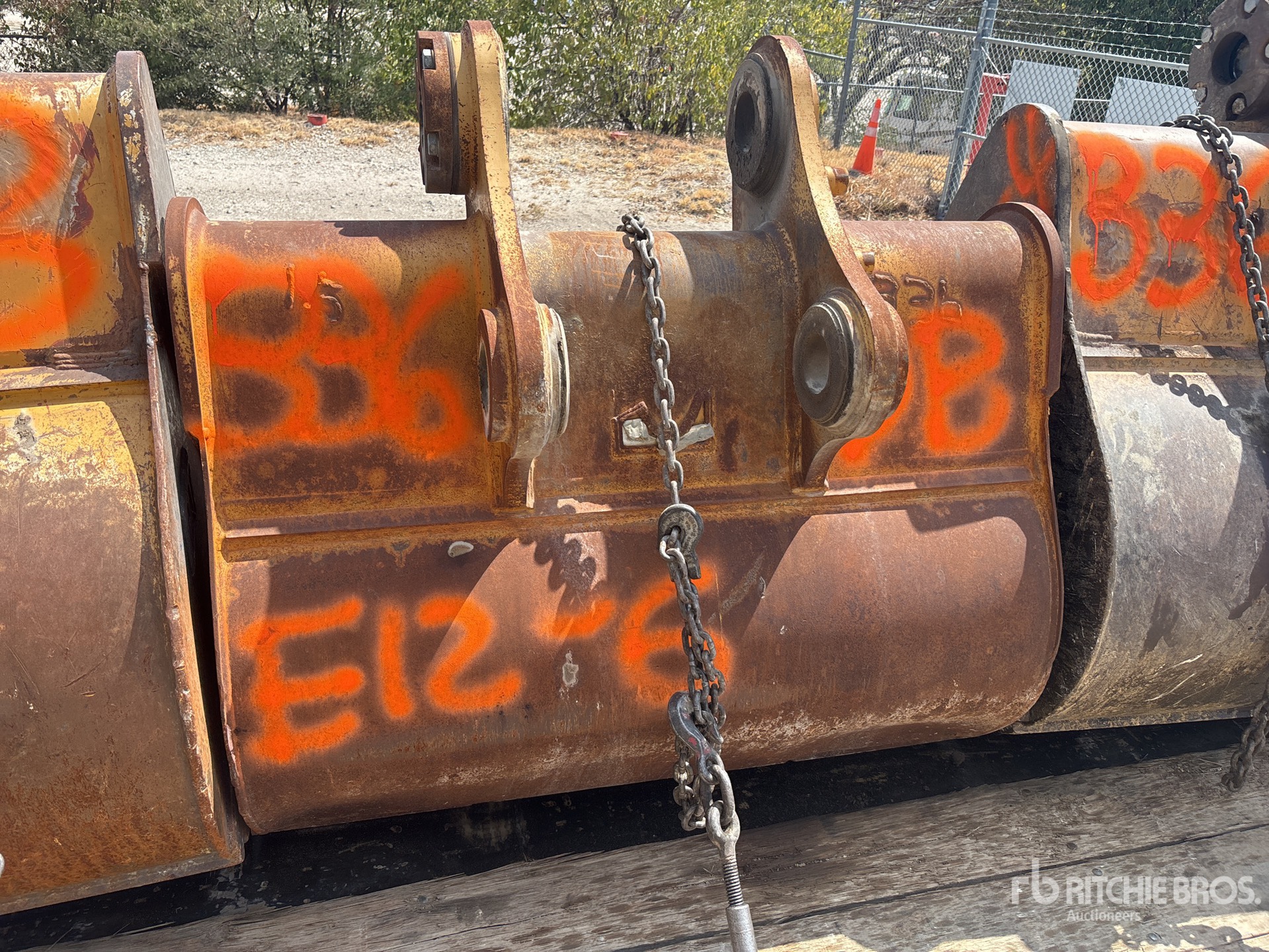  Caterpillar 60 Inch