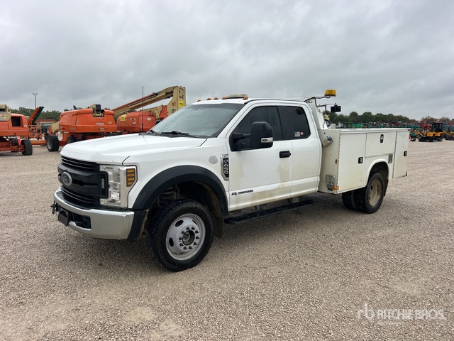 2018 Ford F-450 Utility Truck
