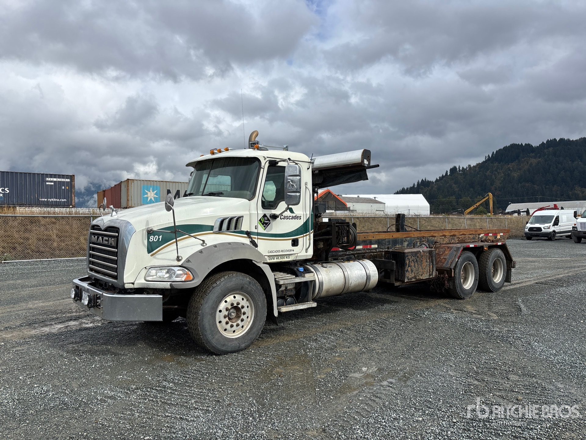 Photo of 2015 Mack GU813