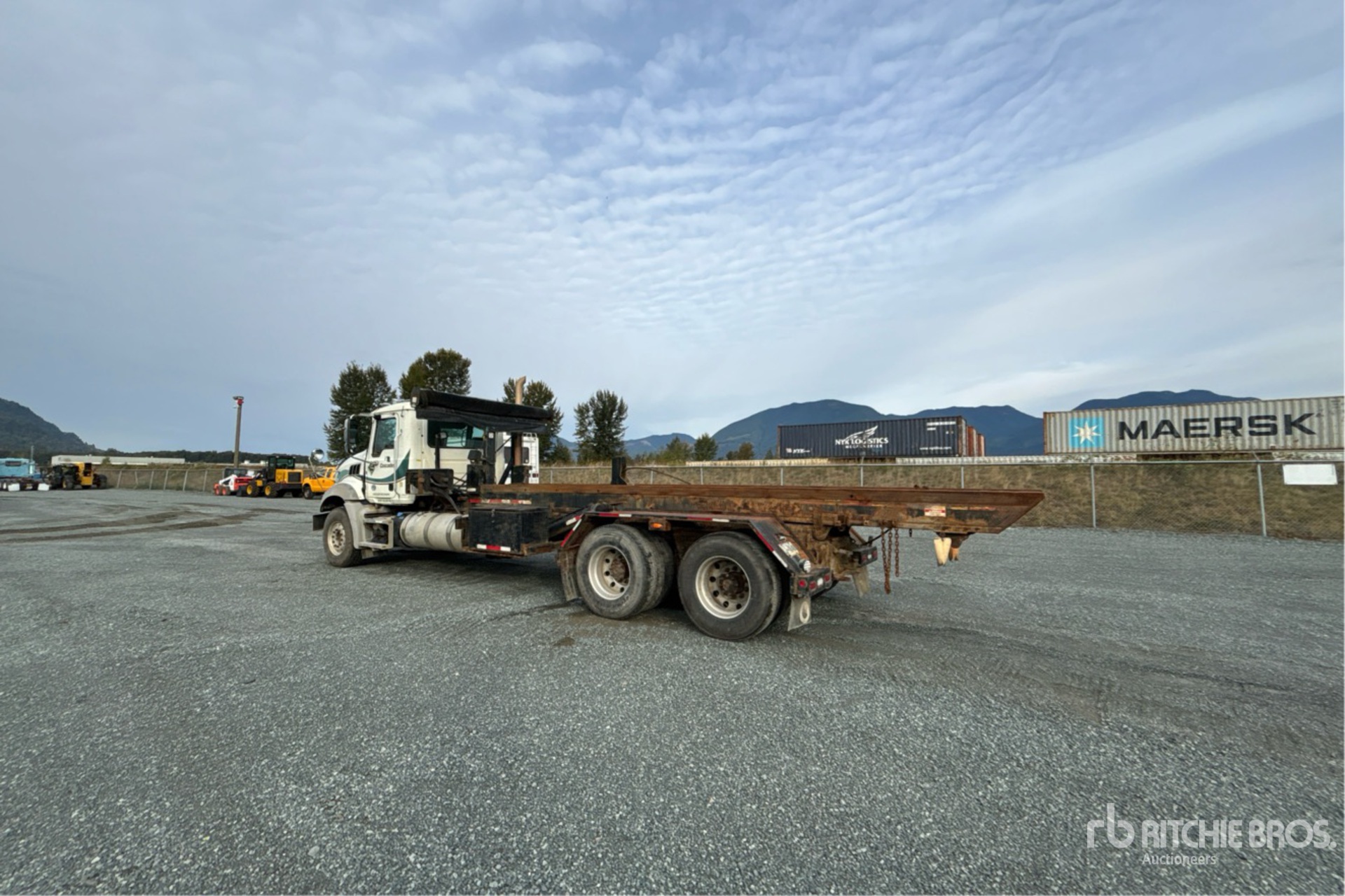 2015 Mack GU813