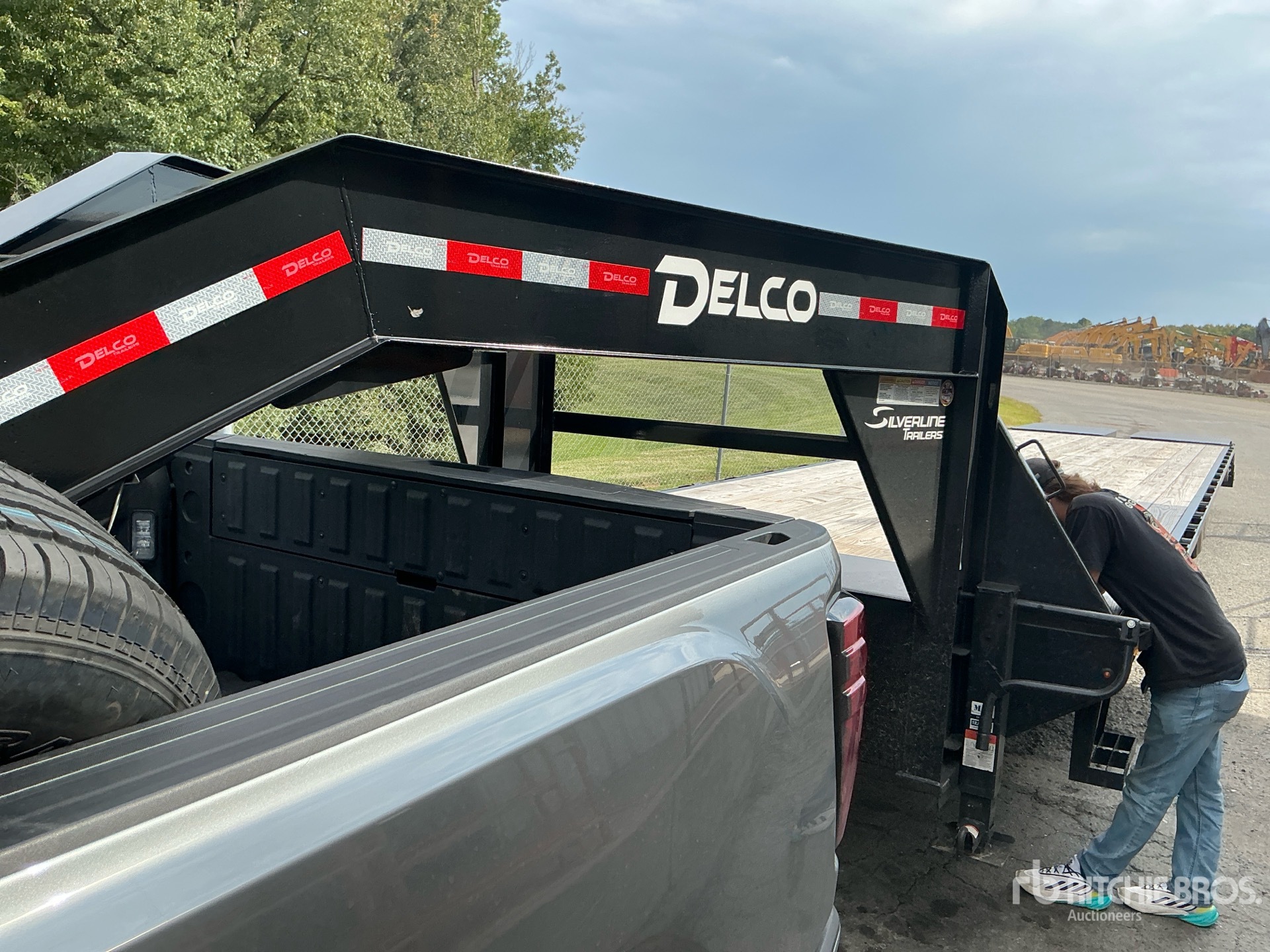 2026 Delco 40 ft T/A Gooseneck