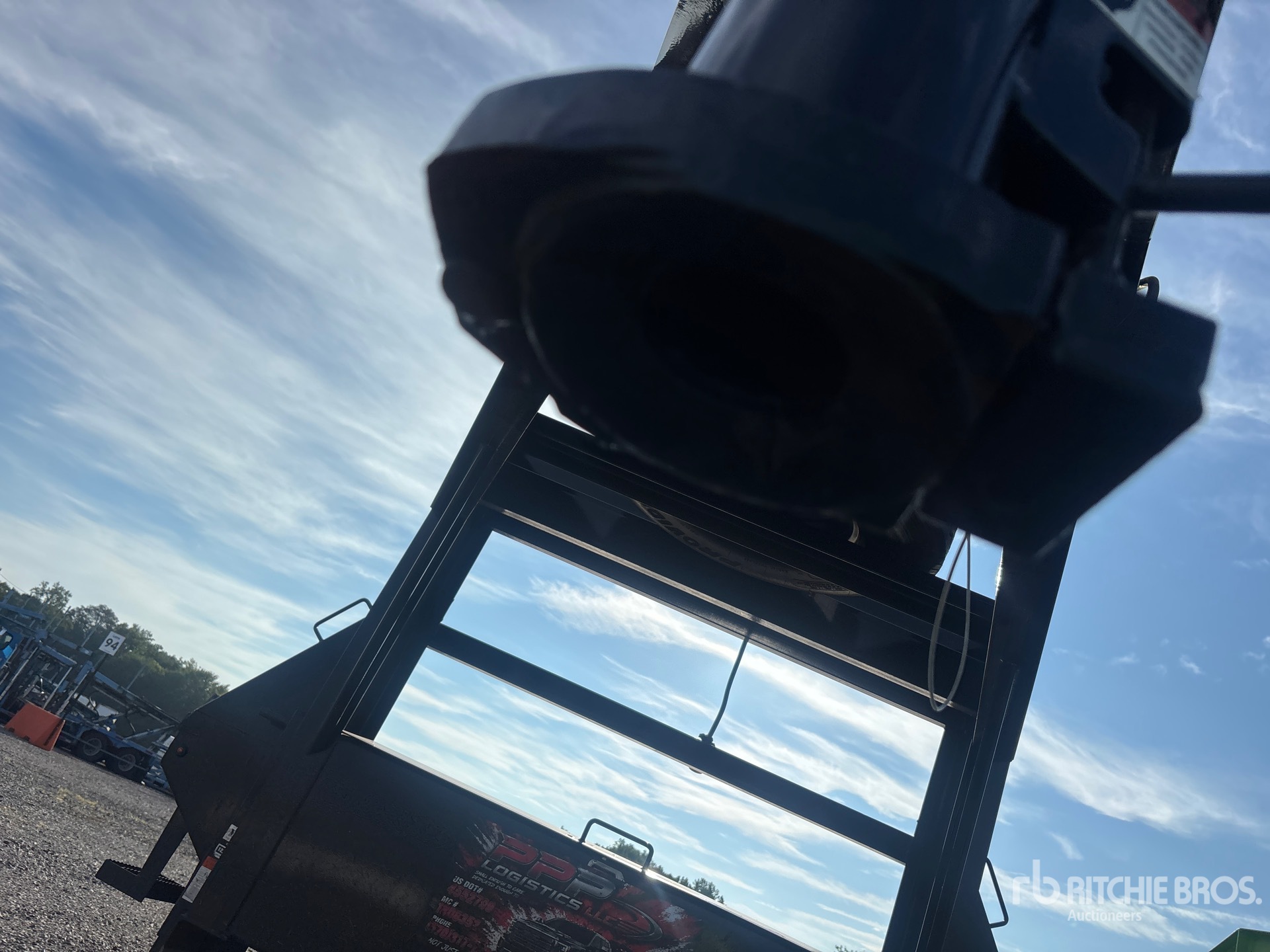 2026 Delco 40 ft T/A Gooseneck