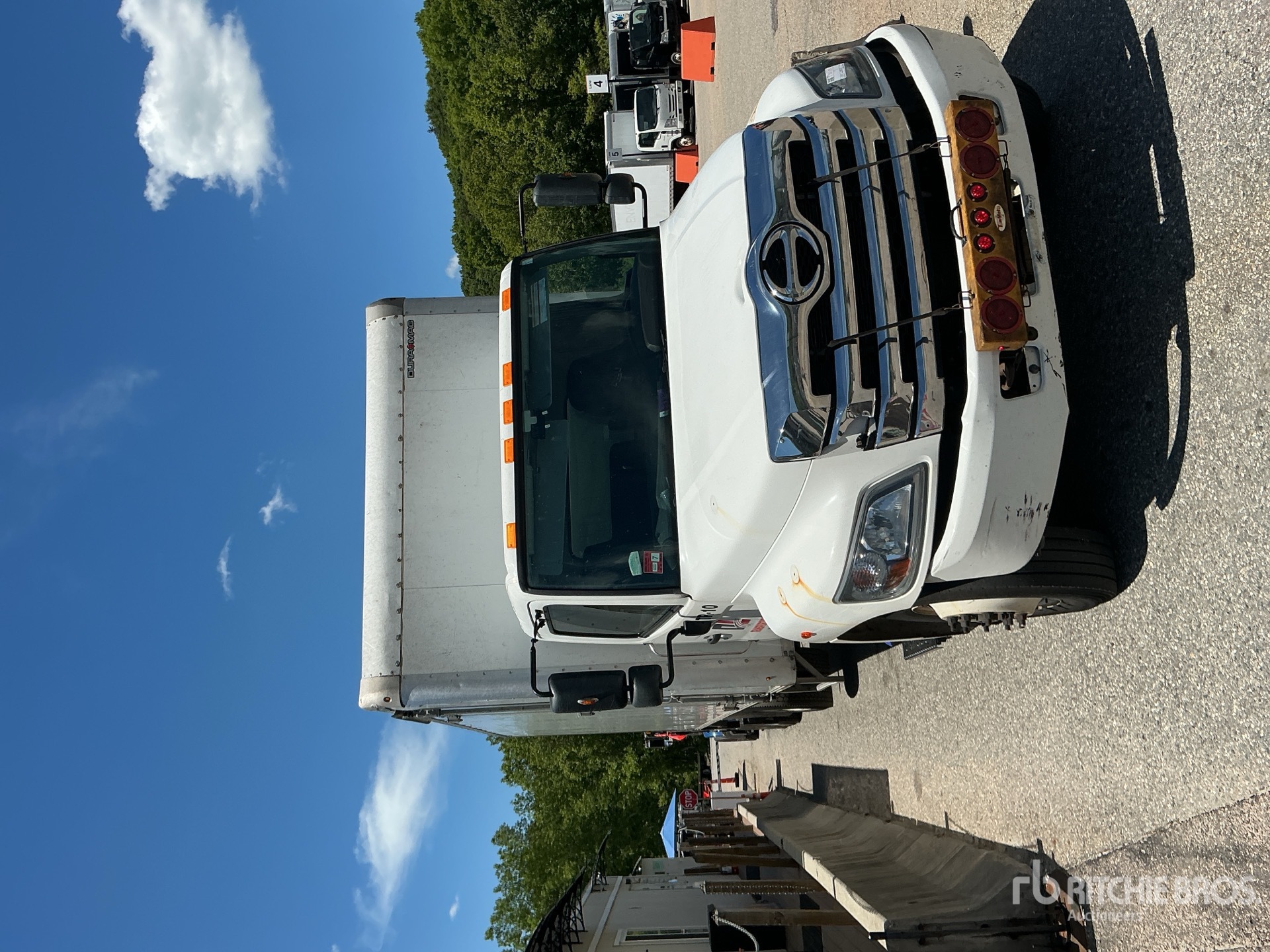 2022 Hino 268