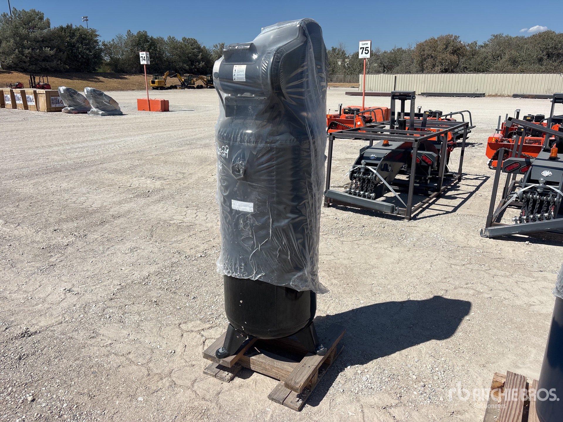 Husky ELECTRIC 60 GAL SHOP