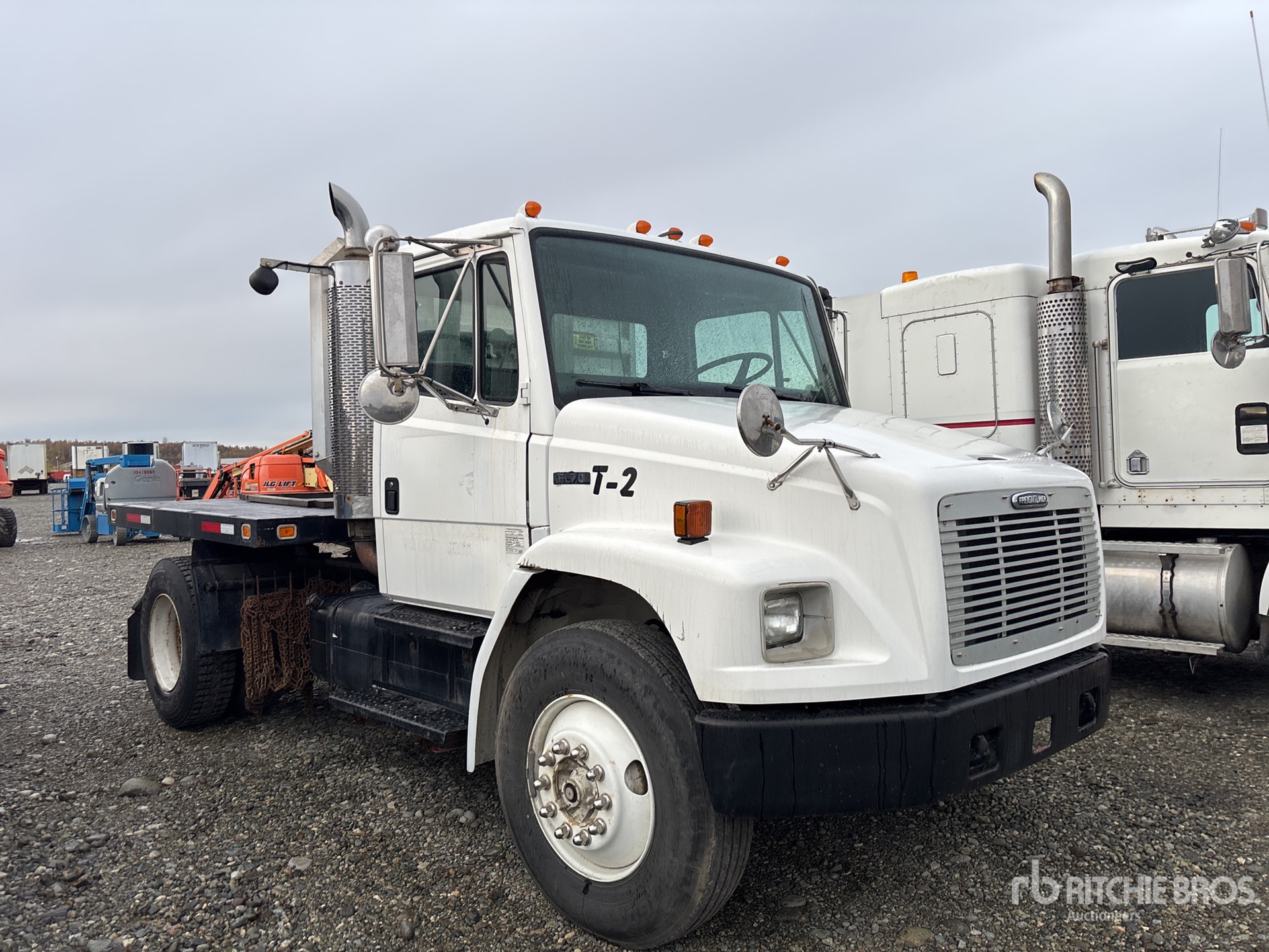 2000 Freightliner FL 70