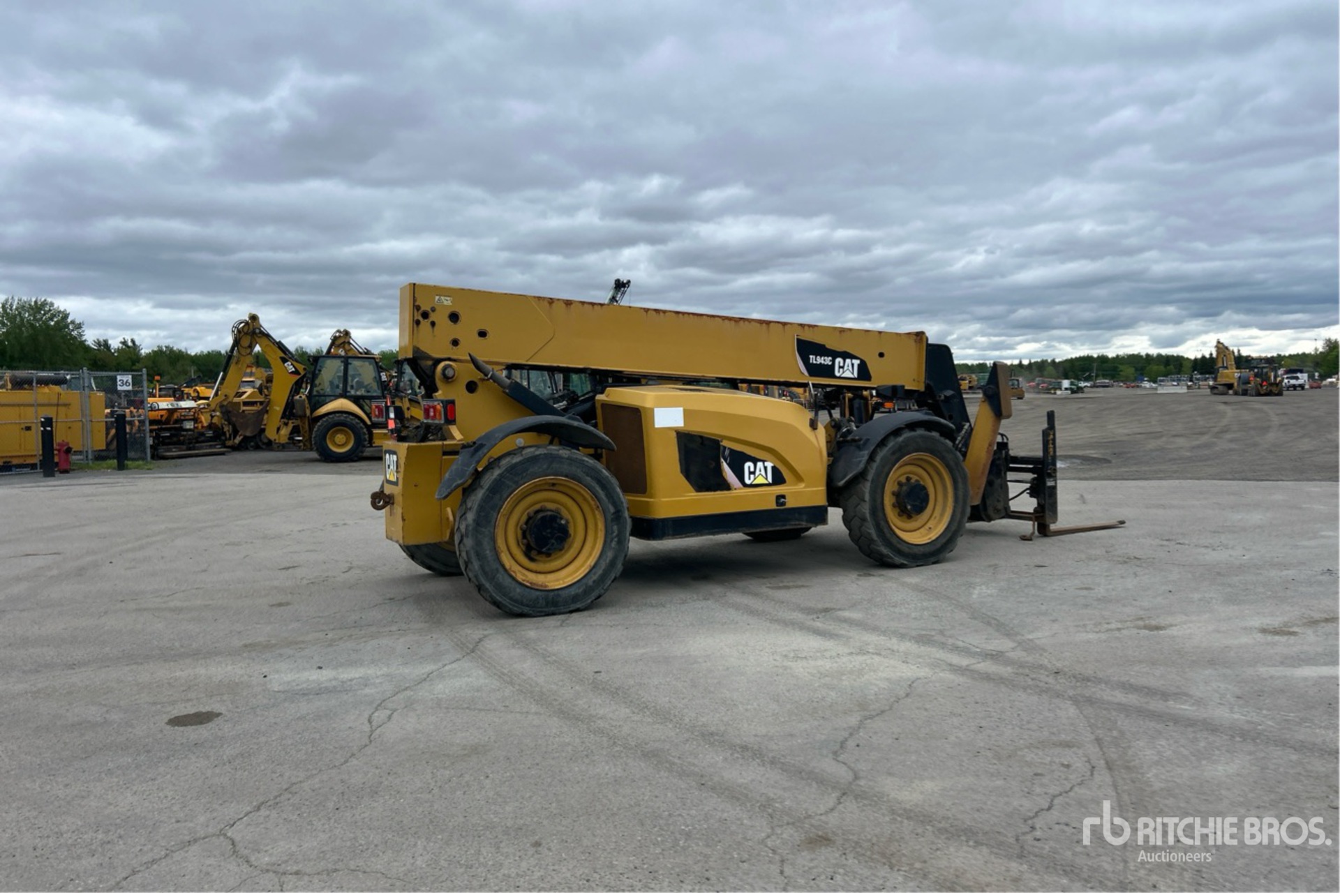 2012 Caterpillar TL943C
