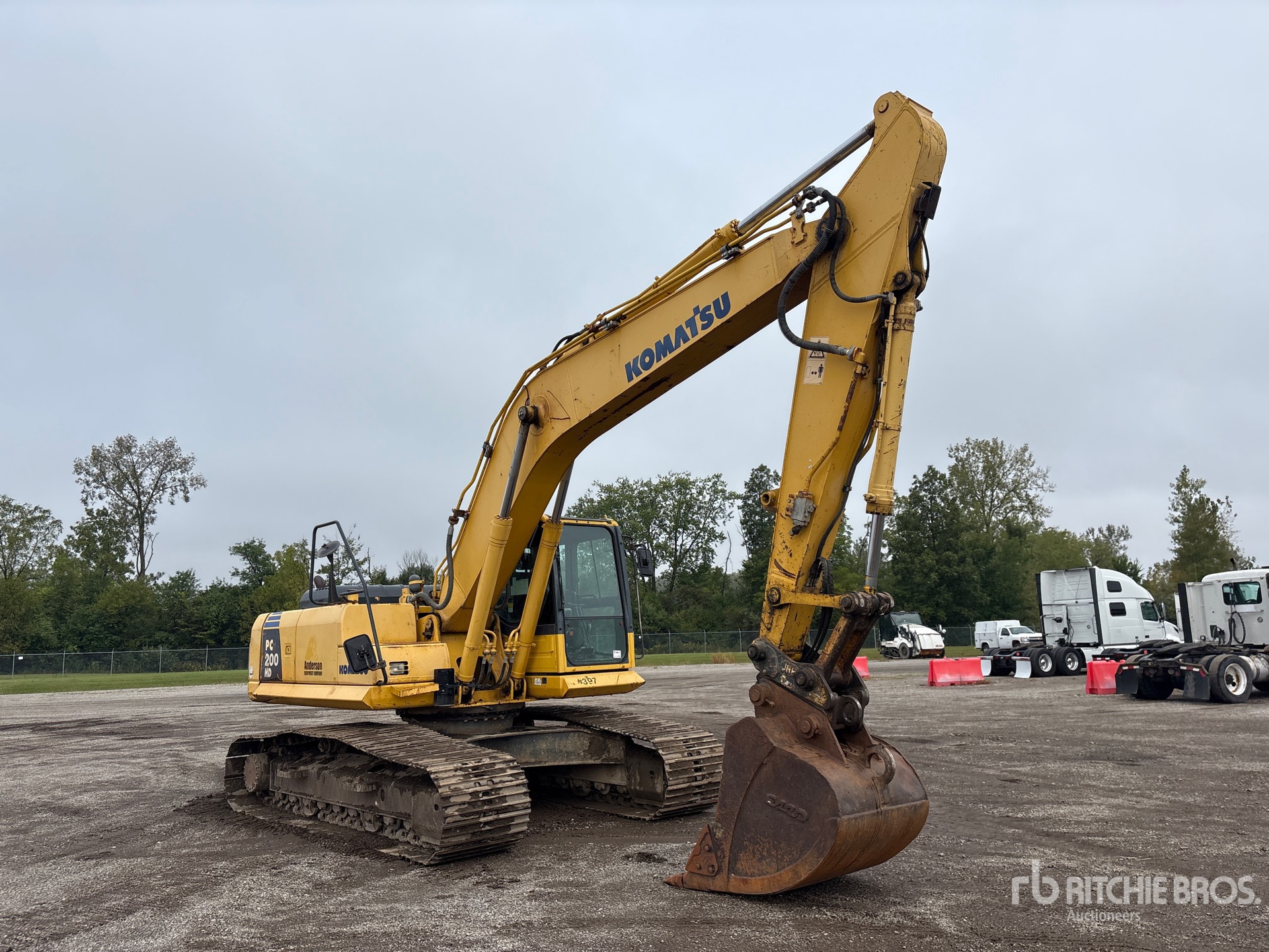2011 Komatsu PC200-8