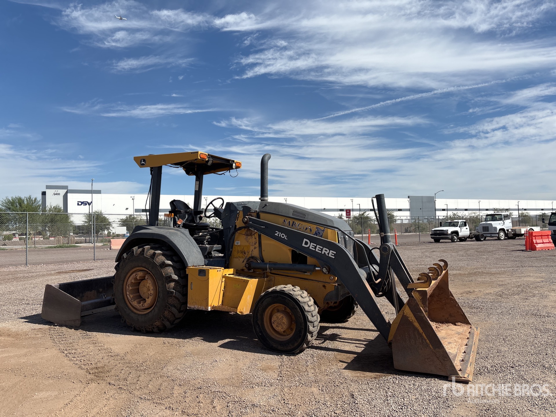 2018 John Deere 210L