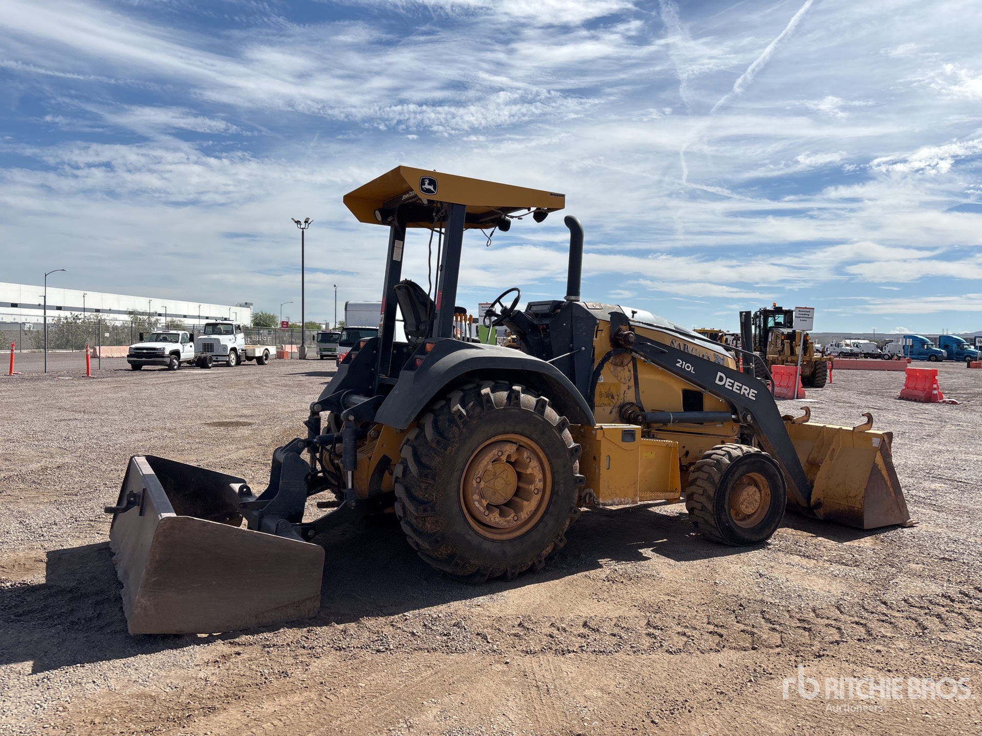 2018 John Deere 210L