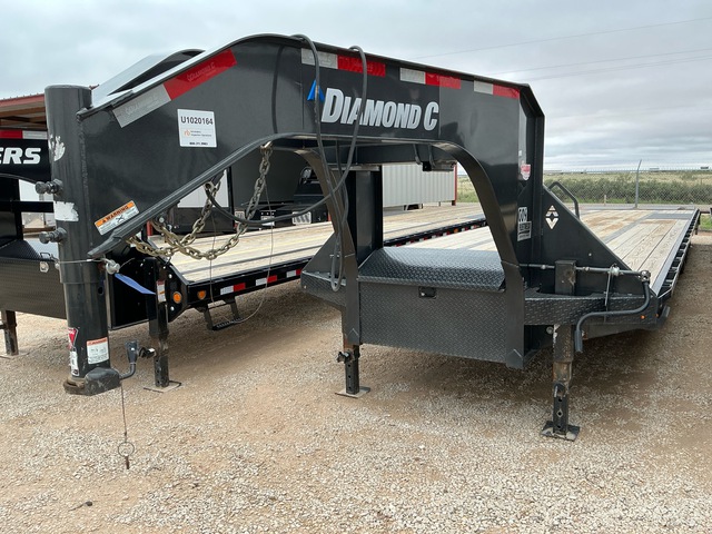 2024 Diamond C 40 ft T/A Gooseneck Equipment Trailer