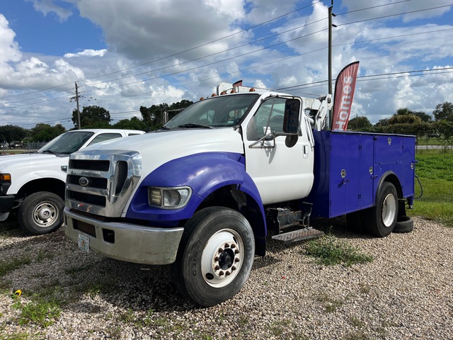 2006 Ford F-750 4x2 Service Truck (Inoperable)