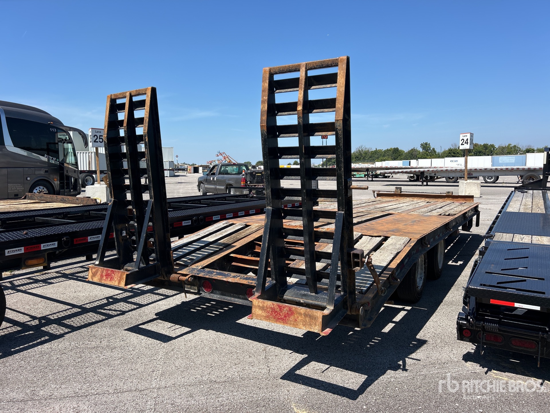 2016 Proline 20 ton 25 ft T/A