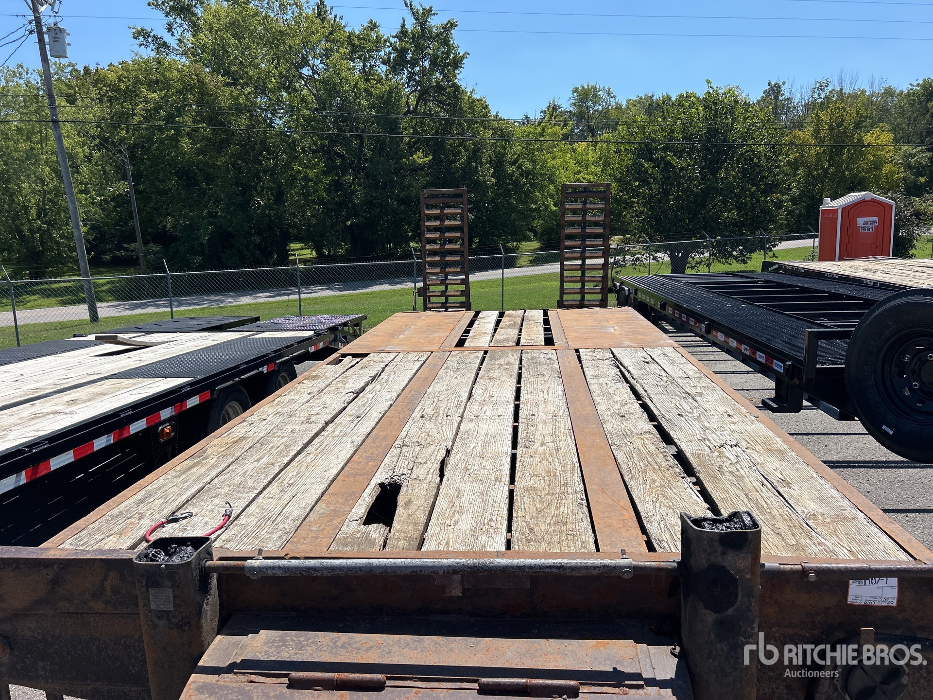 2016 Proline 20 ton 25 ft T/A