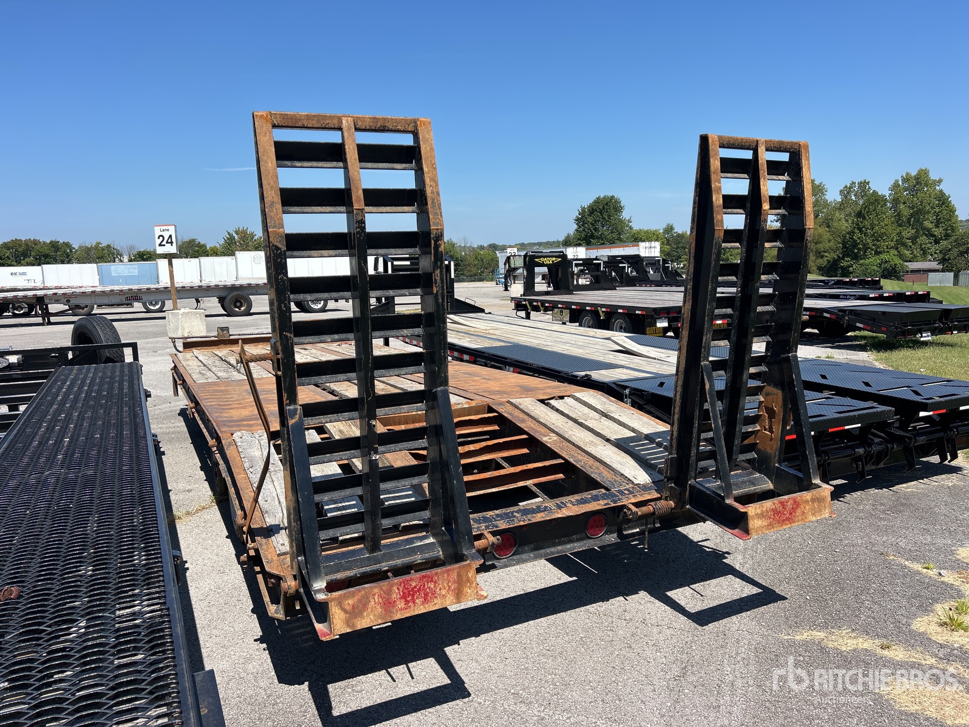 2016 Proline 20 ton 25 ft T/A