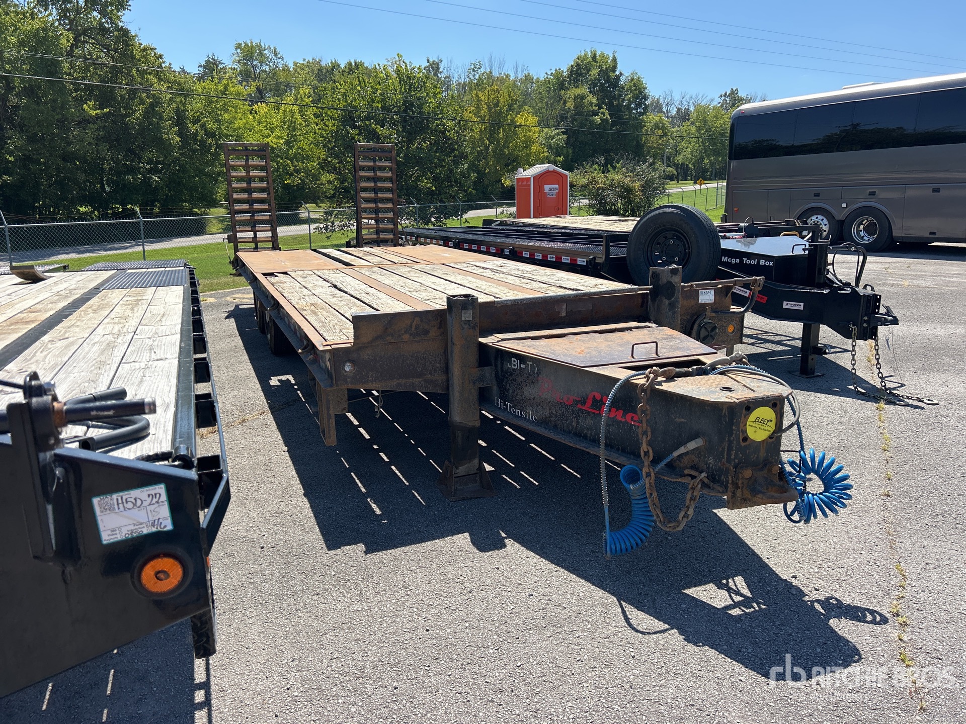 2016 Proline 20 ton 25 ft T/A