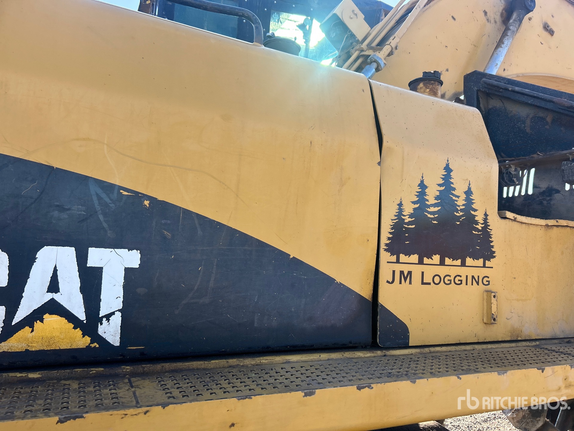 2010 John Deere 320D
