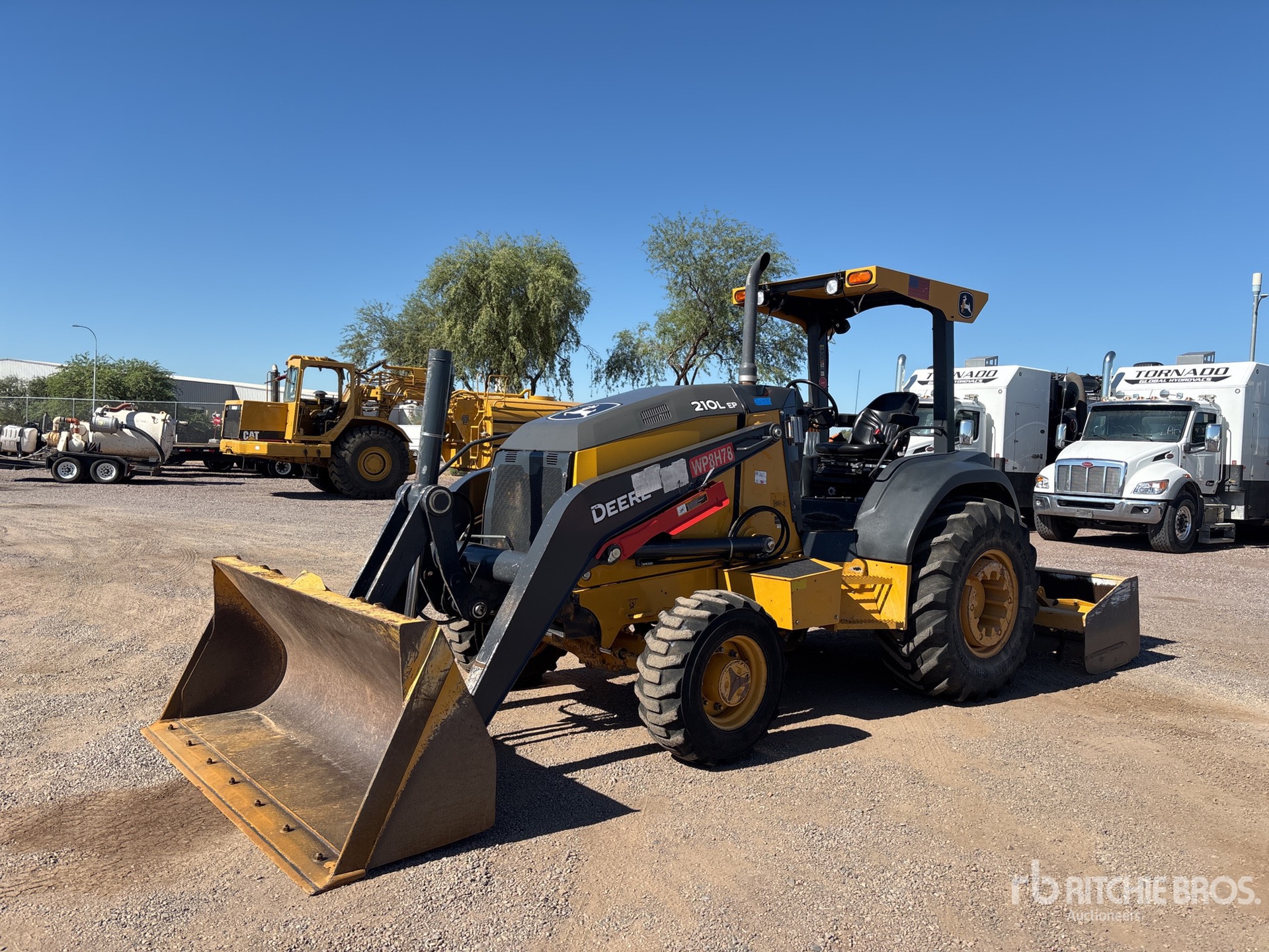 Photo of 2020 John Deere 210L EP