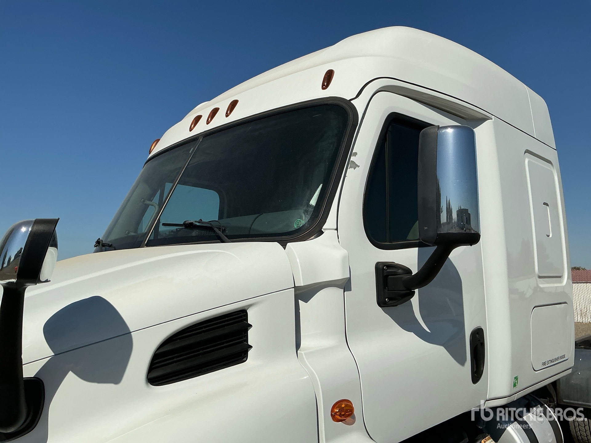 2019 Freightliner CASCADIA 113