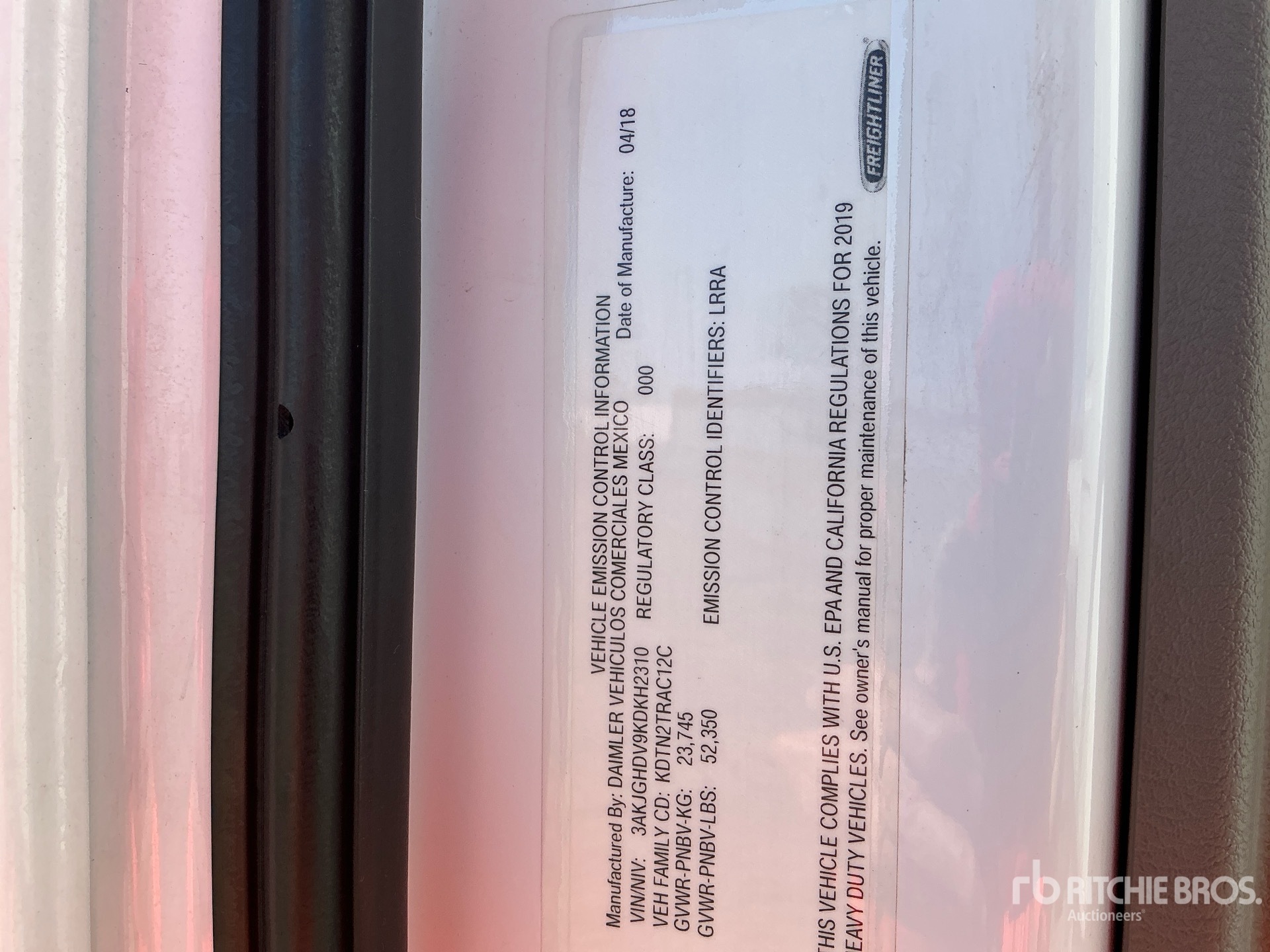 2019 Freightliner CASCADIA 113
