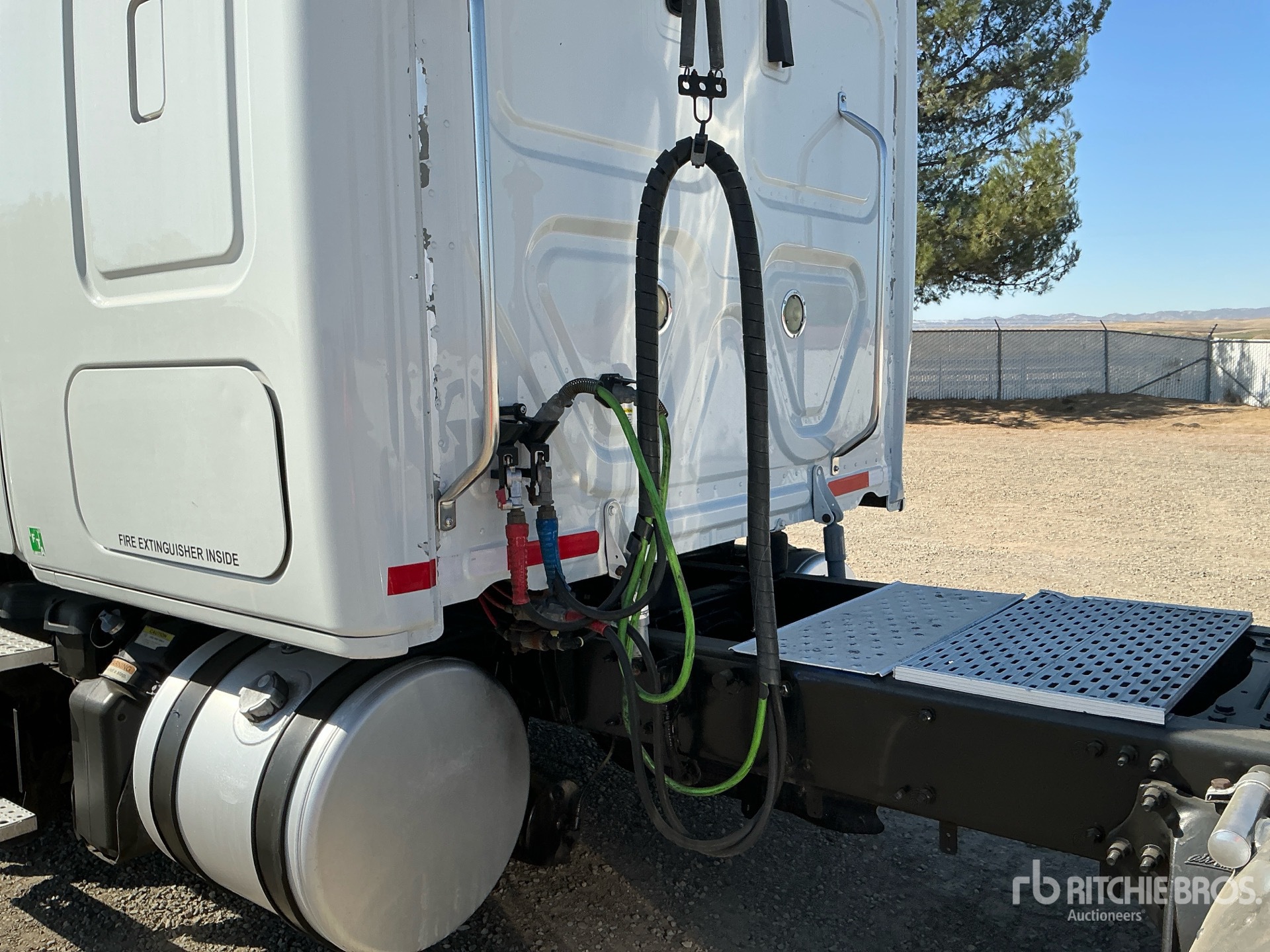 2019 Freightliner CASCADIA 113