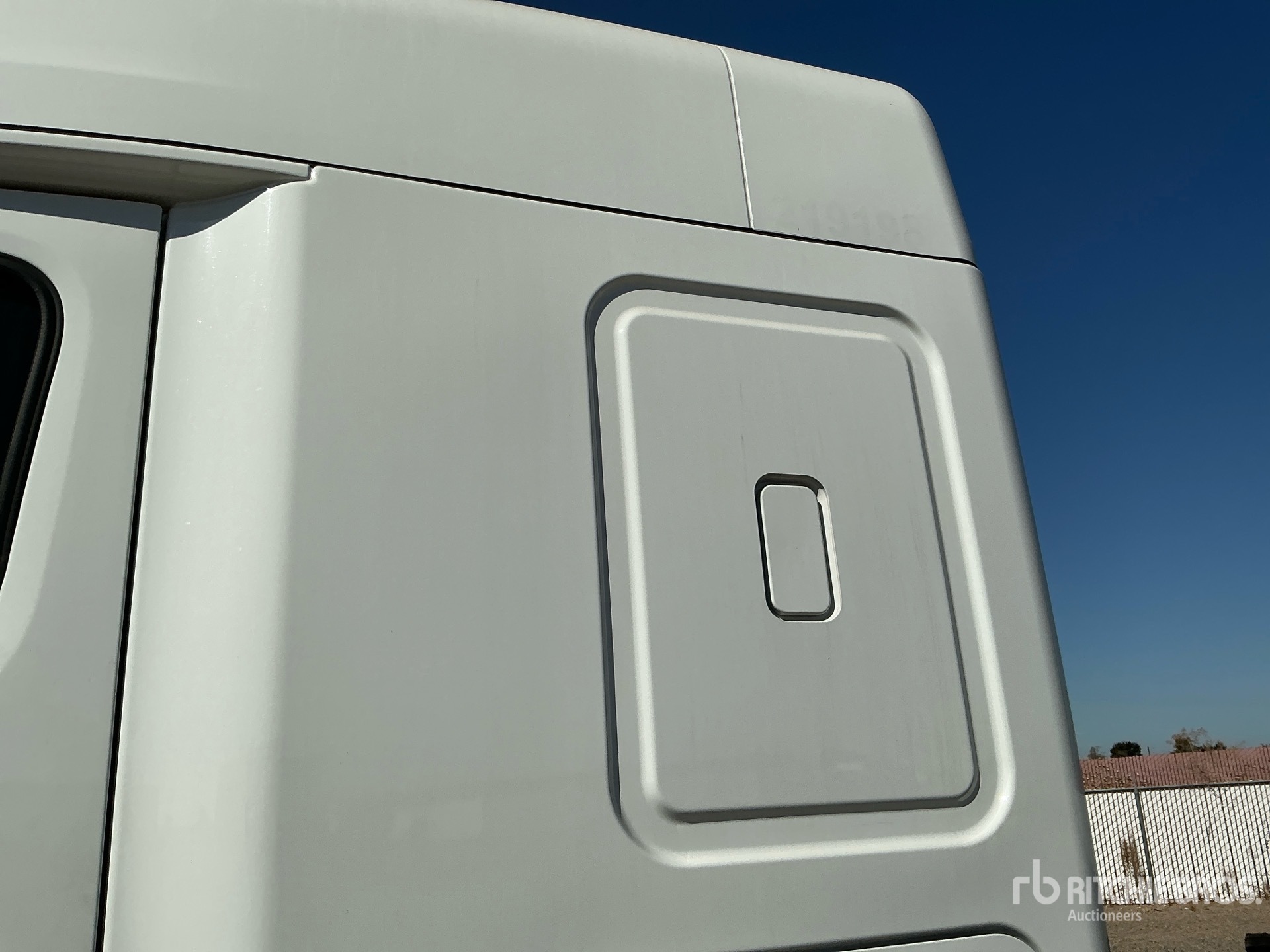 2019 Freightliner CASCADIA 113