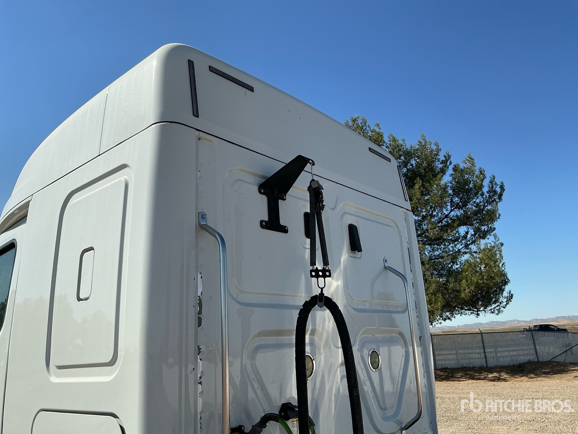 2019 Freightliner CASCADIA 113