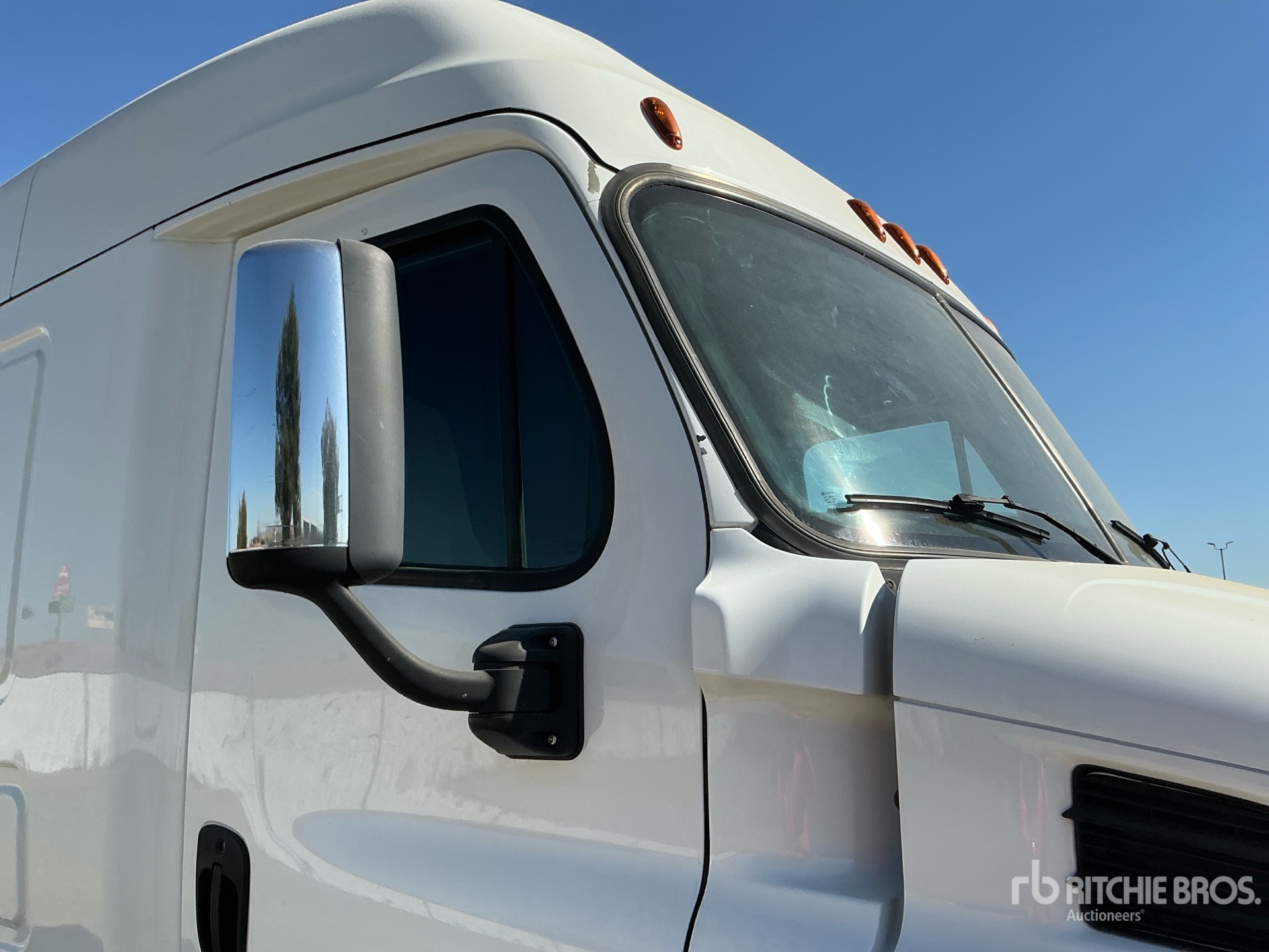 2019 Freightliner CASCADIA 113