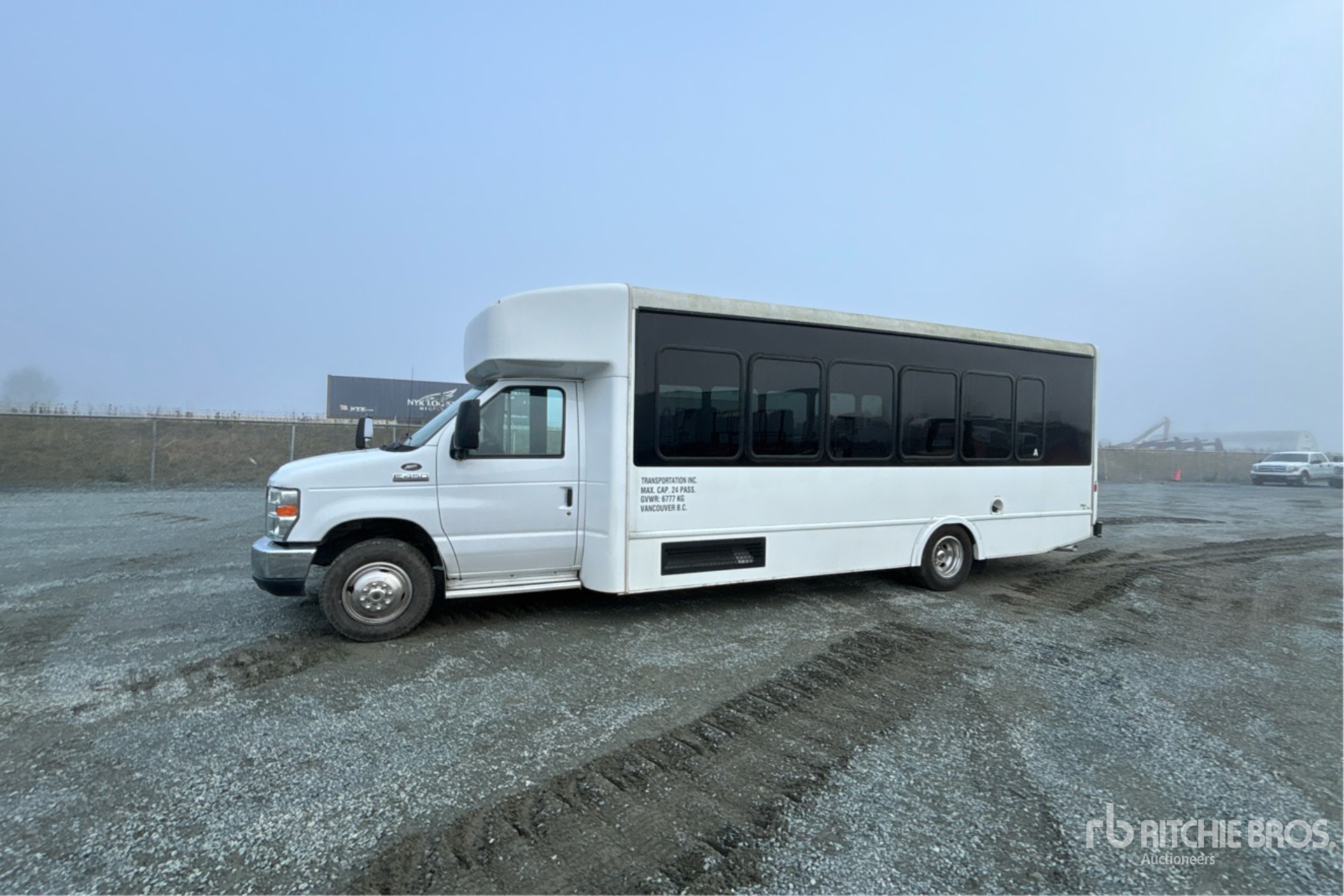 2017 Ford E-450