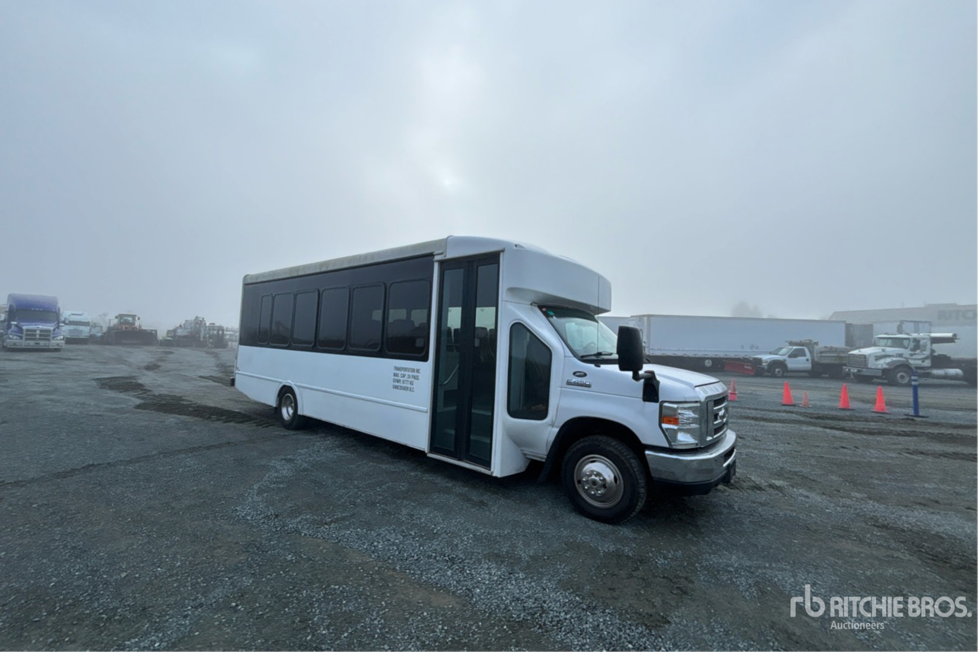 2017 Ford E-450