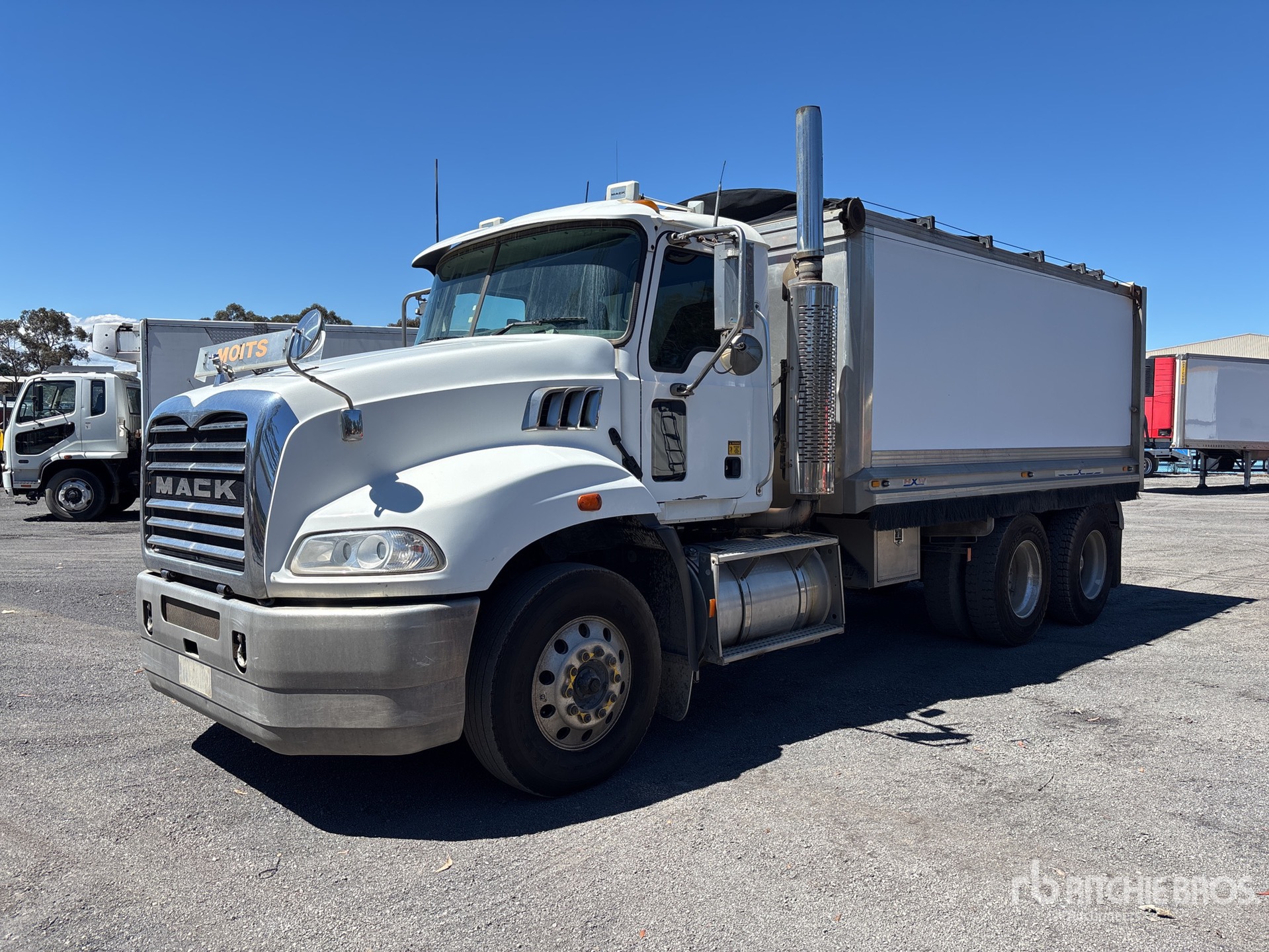2010 Mack CMMR GRANITE