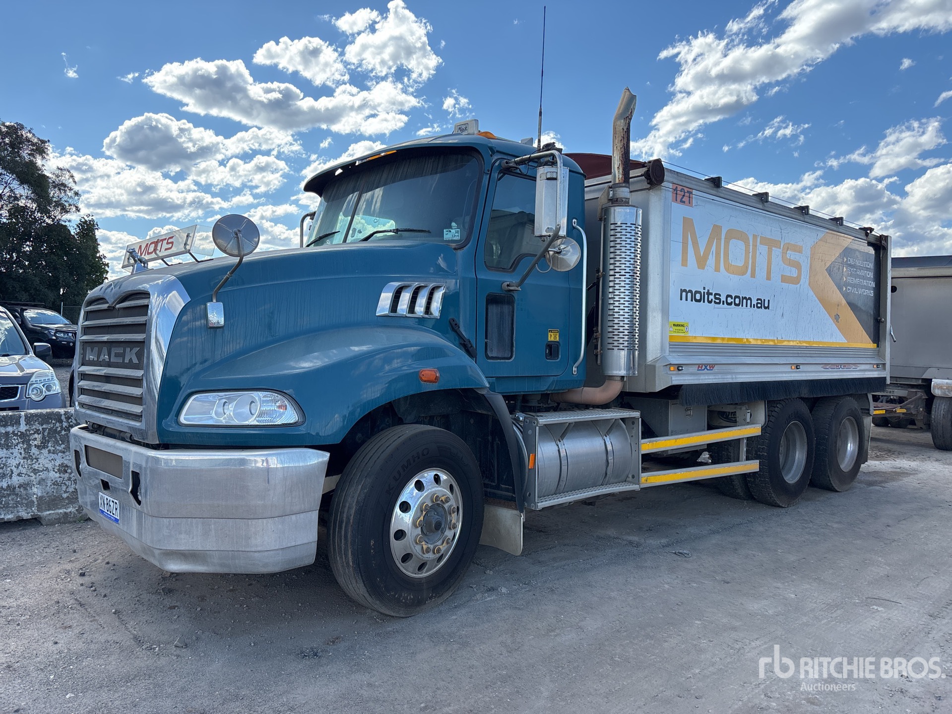 2010 Mack CMMR GRANITE